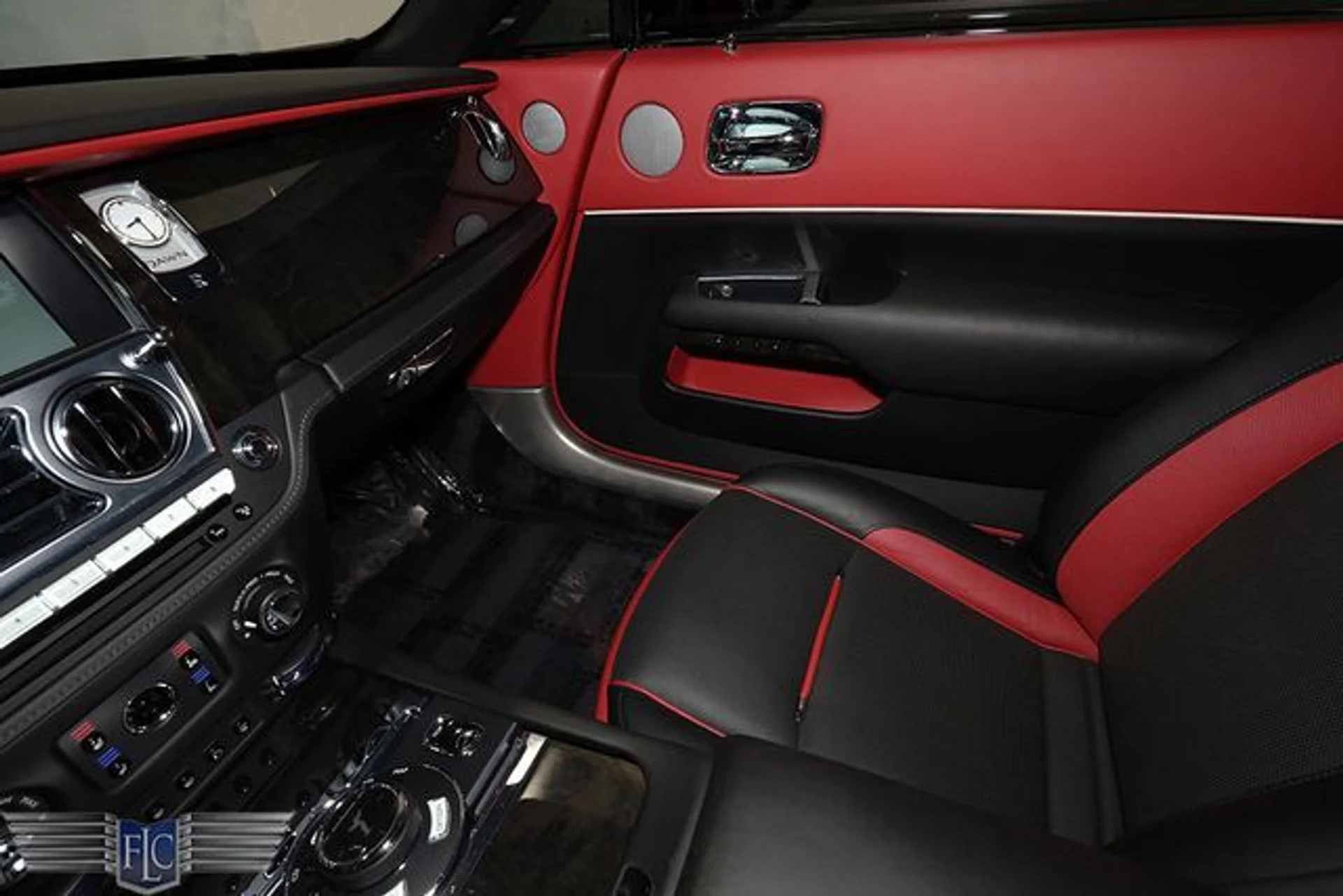 mph021_1069881854_used_2017_rolls_royce_dawn_convertible_9689_23082501_26_640_b629ebba5a