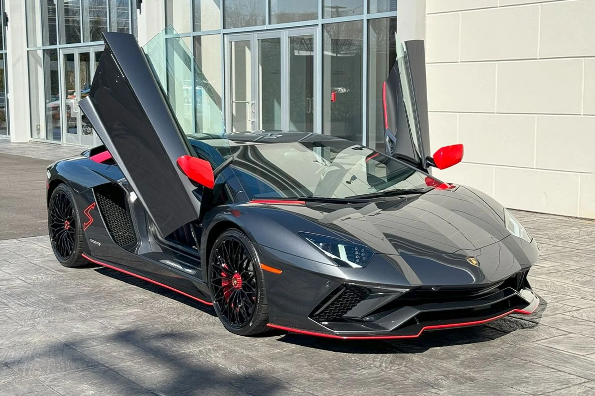mph021_1074069039_Used_2018_Lamborghini_Aventador_S_LP_740_4_S_1743433234_513260a515