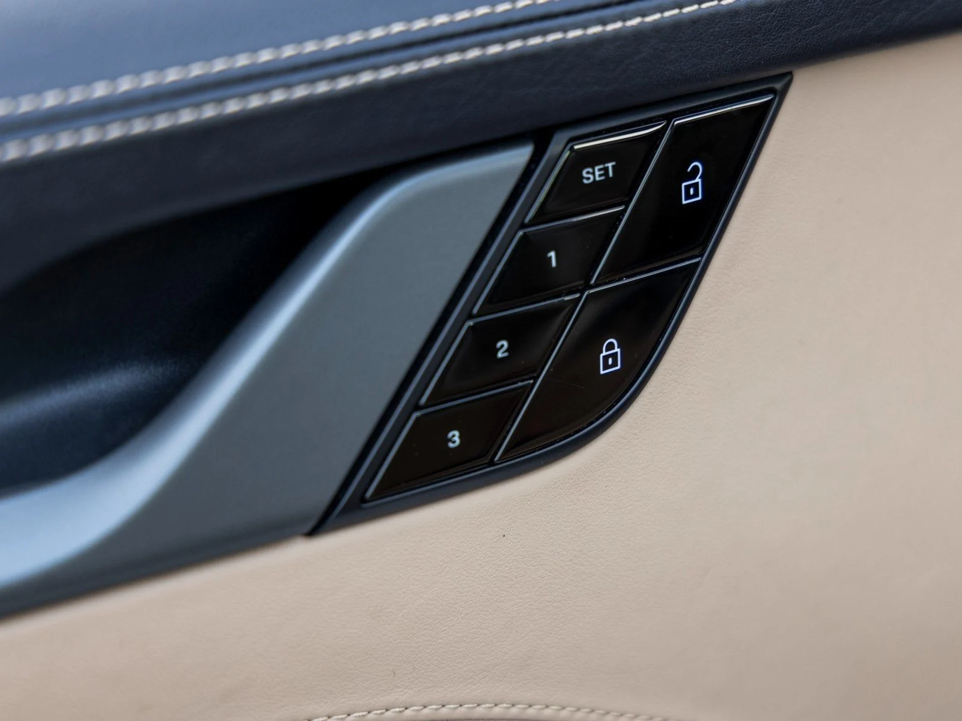 mph021_1074318535_22_c373d63f19