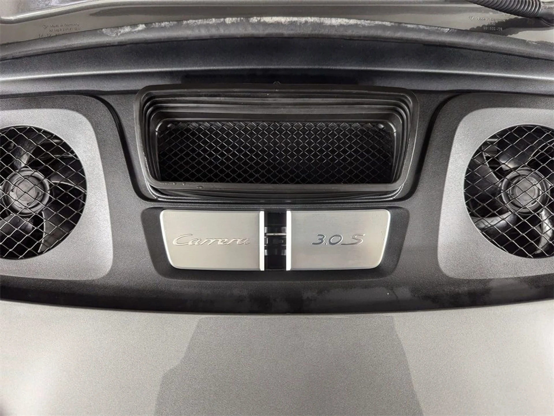 mph021_1079536068_197ec4e05a700f59b3943a97acb067e4x_991d3a38d3