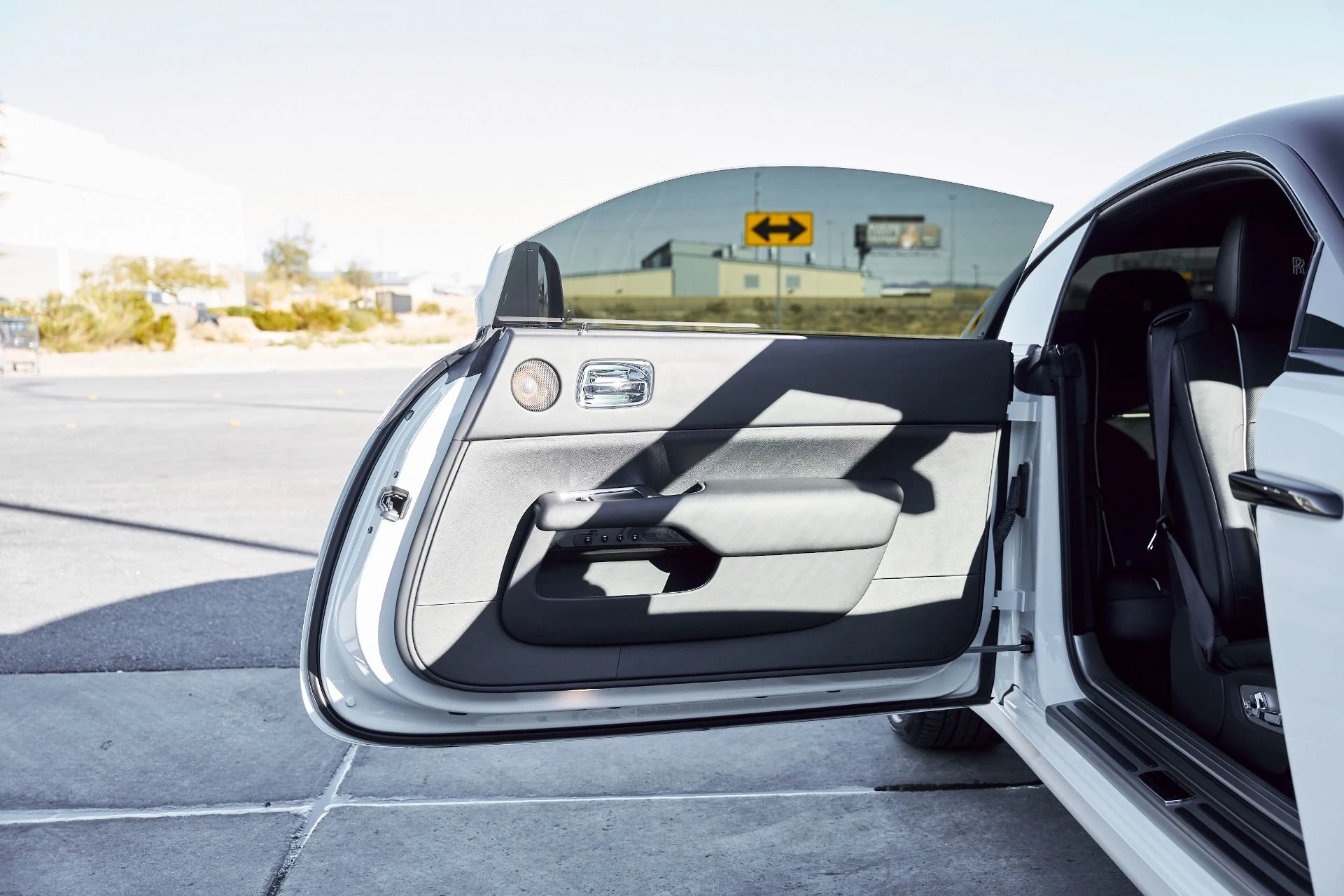 mph021_1082162401_Used_2015_Rolls_Royce_Wraith_Base_1767063505_5ea2b7b789