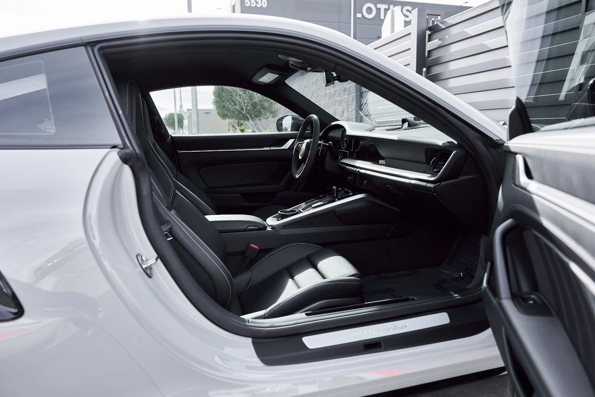 mph021_1083131159_Used_2024_Porsche_911_Turbo_1767745727_7f9481a5f6