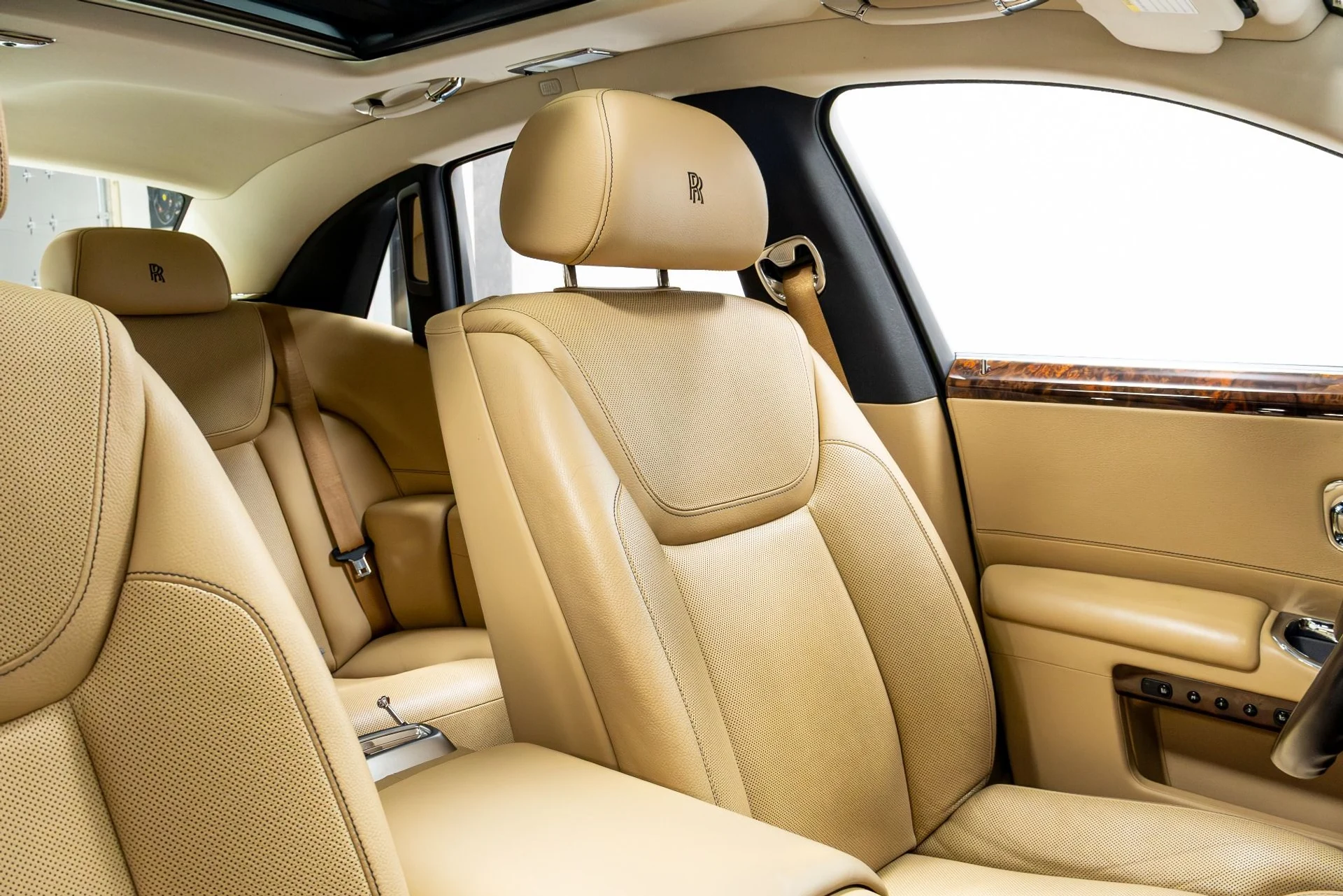 mph021_1085470963_Used_2017_Rolls_Royce_Ghost_1774888920_a65dec5b5b