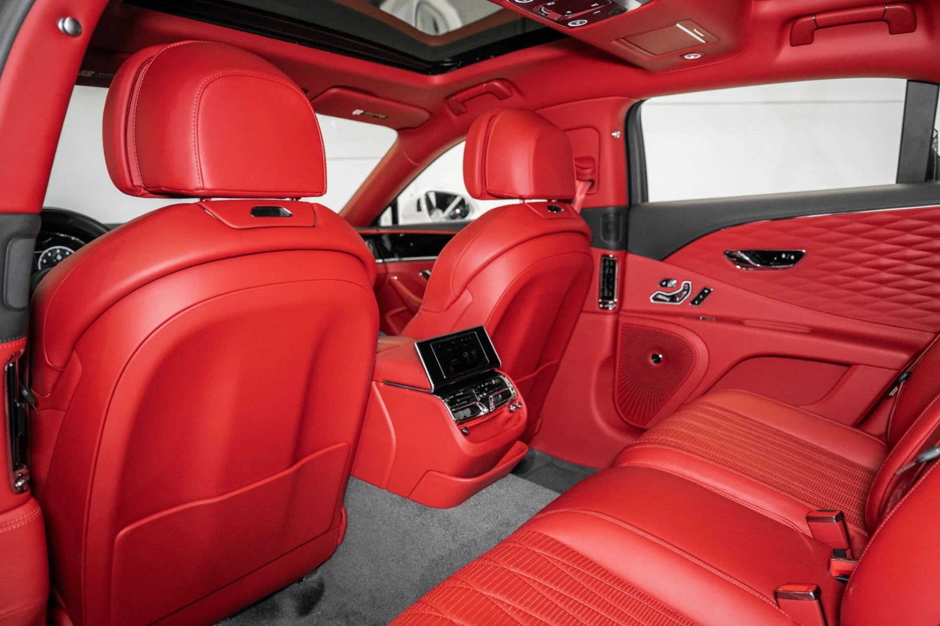 mph021_1085992124_Used_2021_Bentley_Flying_Spur_V8_1752848814_a2eedf1964