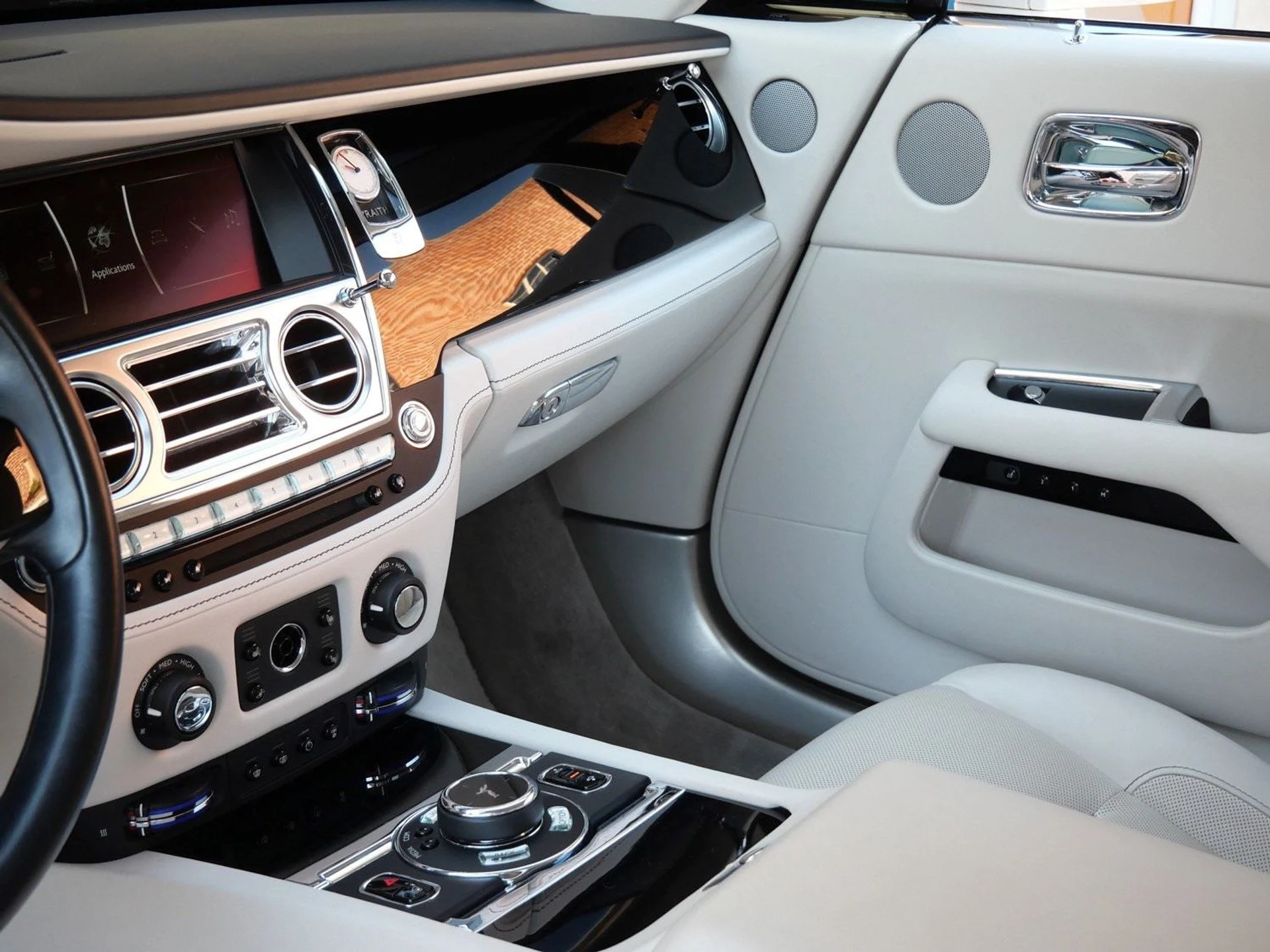 mph021_108637061_066c905d69d46122b72b95333736e76ex_d369722720