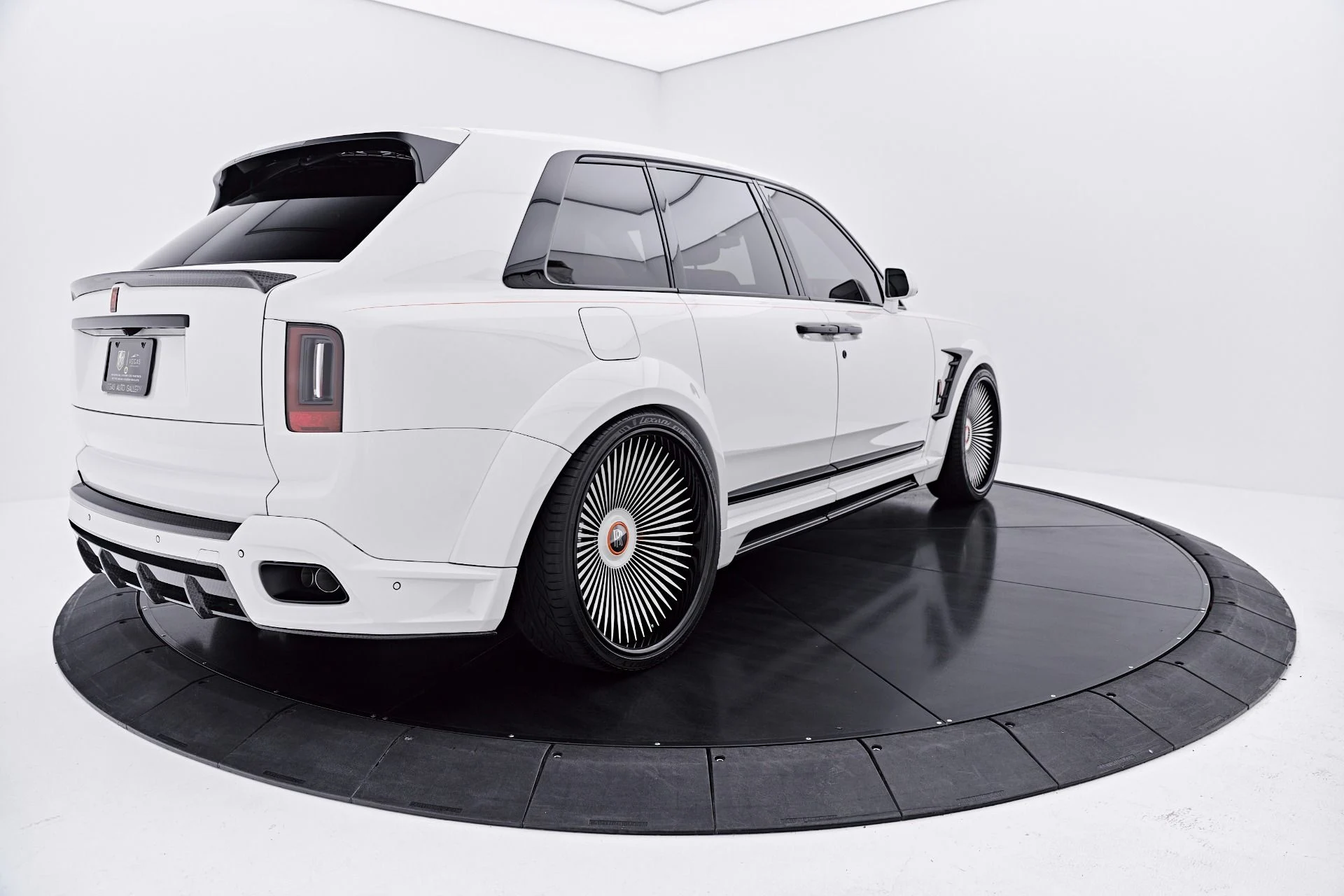 mph021_1098726463_Used_2026_Rolls_Royce_Cullinan_Base_1785200784_ee0193ff8a