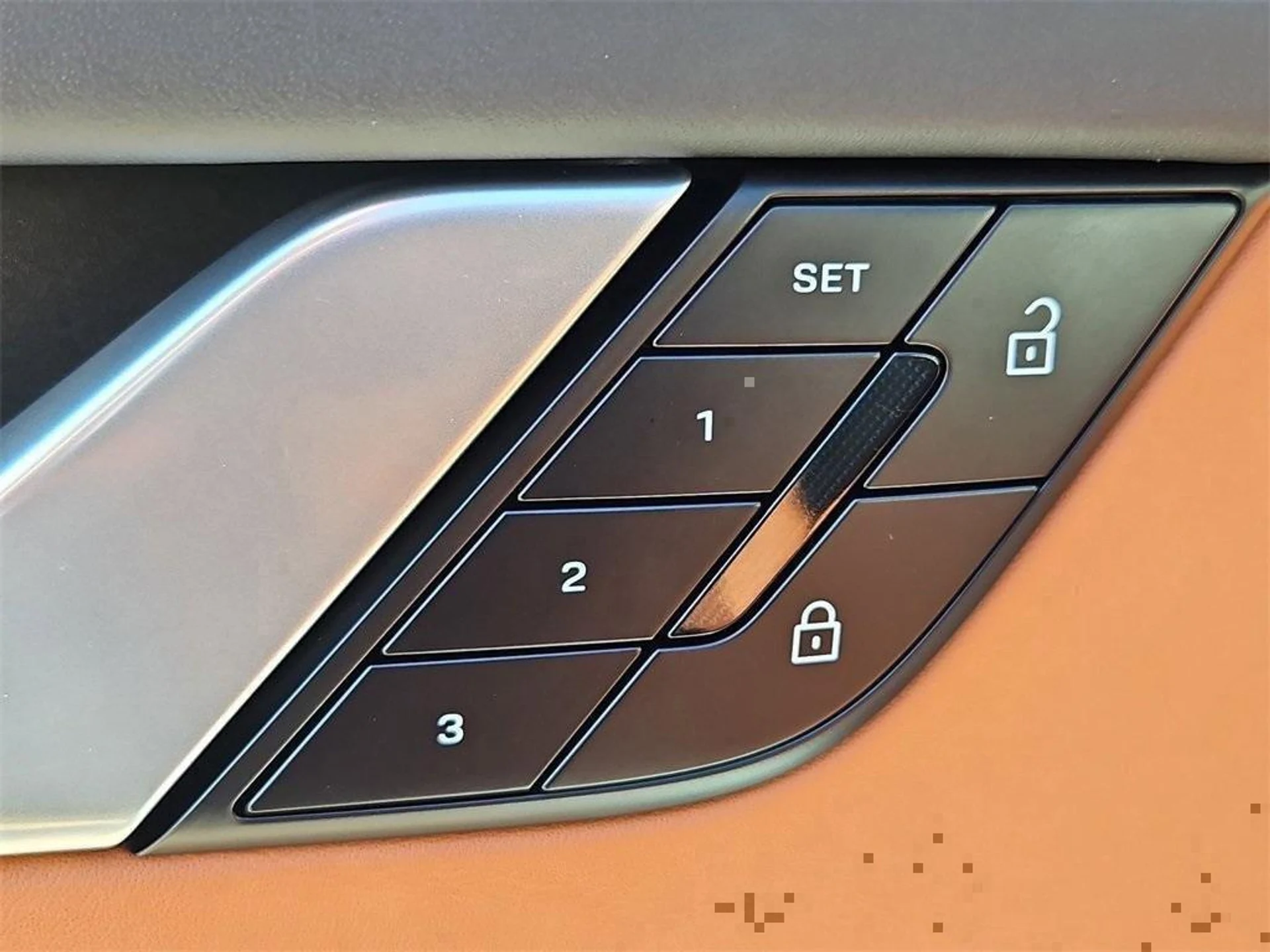 mph021_1116386487_4yv_N847si07_Rb_D3_9_H6p_pzrb0s_35679b278e