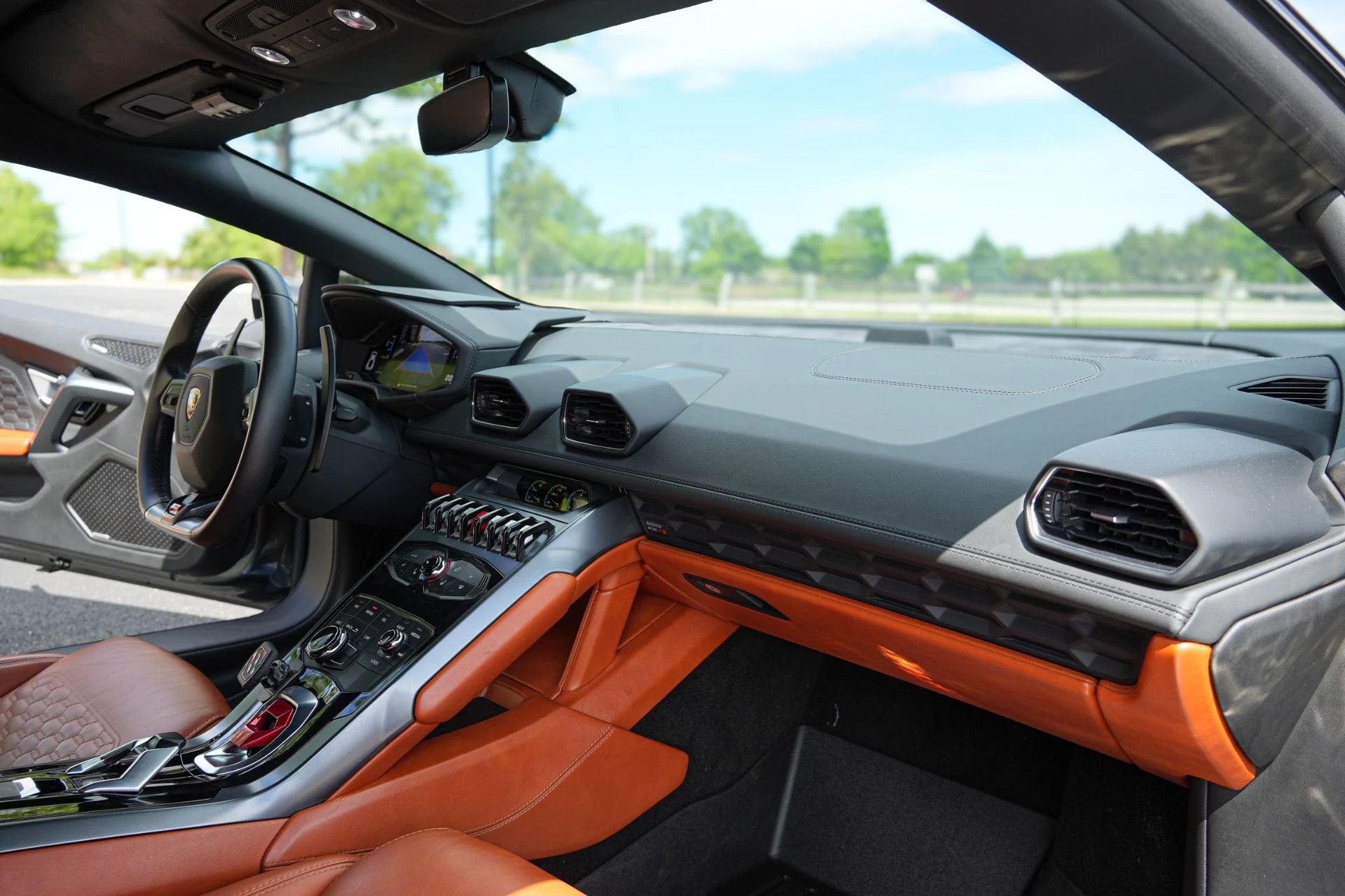 mph021_1118310607_Used_2019_Lamborghini_Huracan_LP_580_2_1779311317_03a64464d1