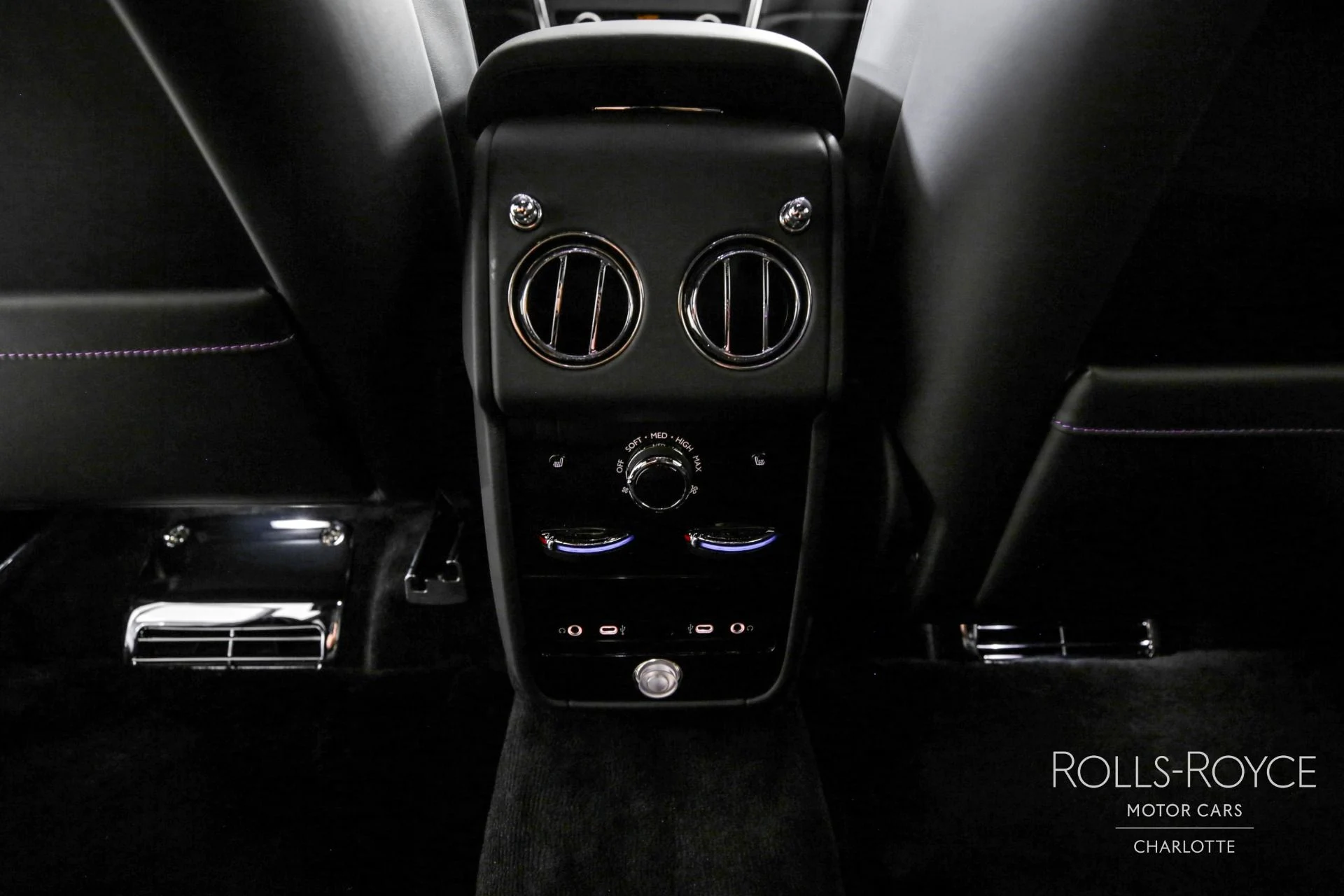 mph021_1122278367_Used_2025_Rolls_Royce_Cullinan_1734039433_1f9d3f257f