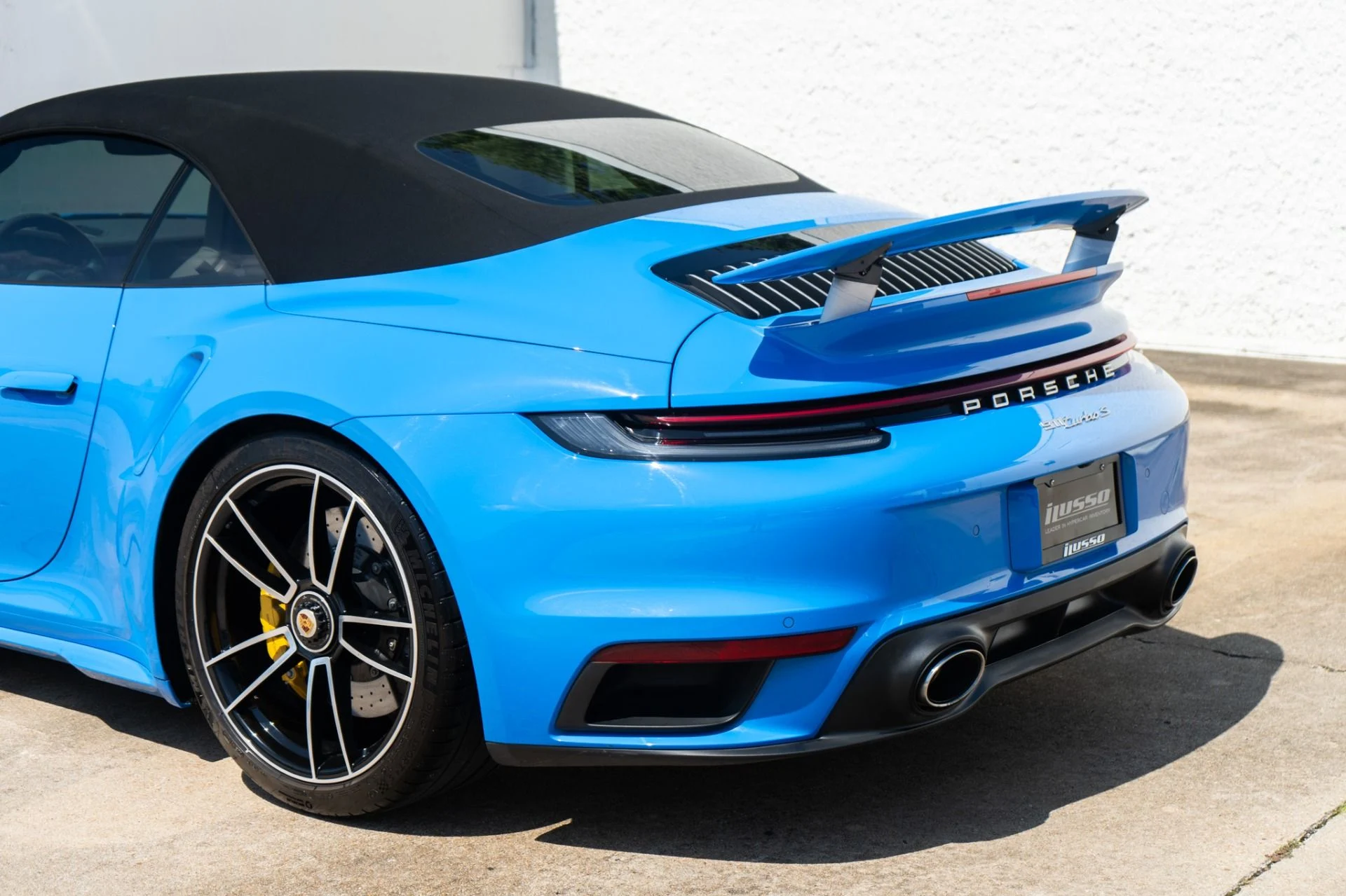 mph021_1129507556_Used_2023_Porsche_911_Turbo_S_1780079475_20001e31ad