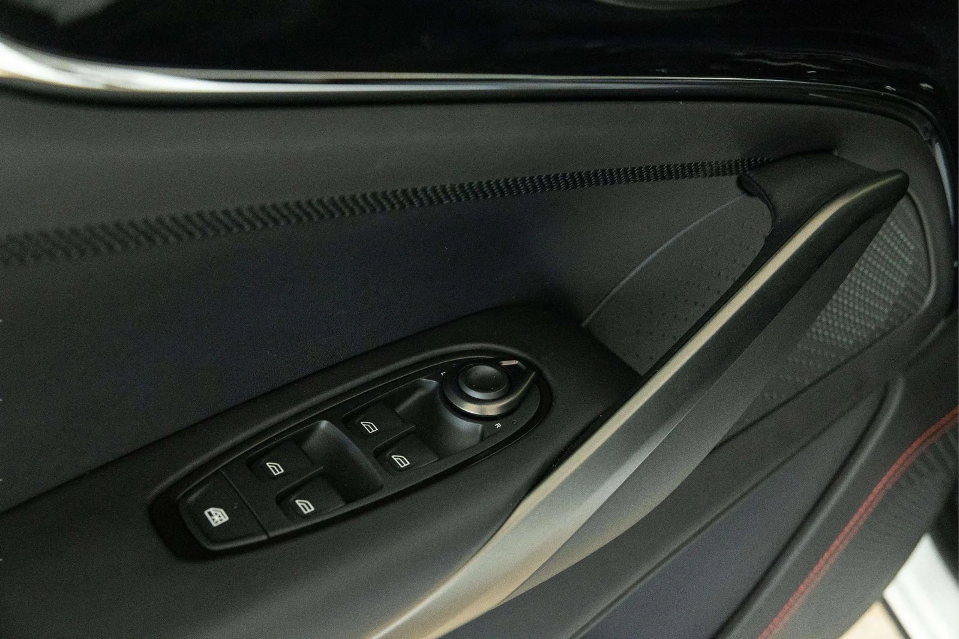 mph021_1142051012_92eb2188_339d_496e_bffe_0848cb7a2f60_d18d79720c