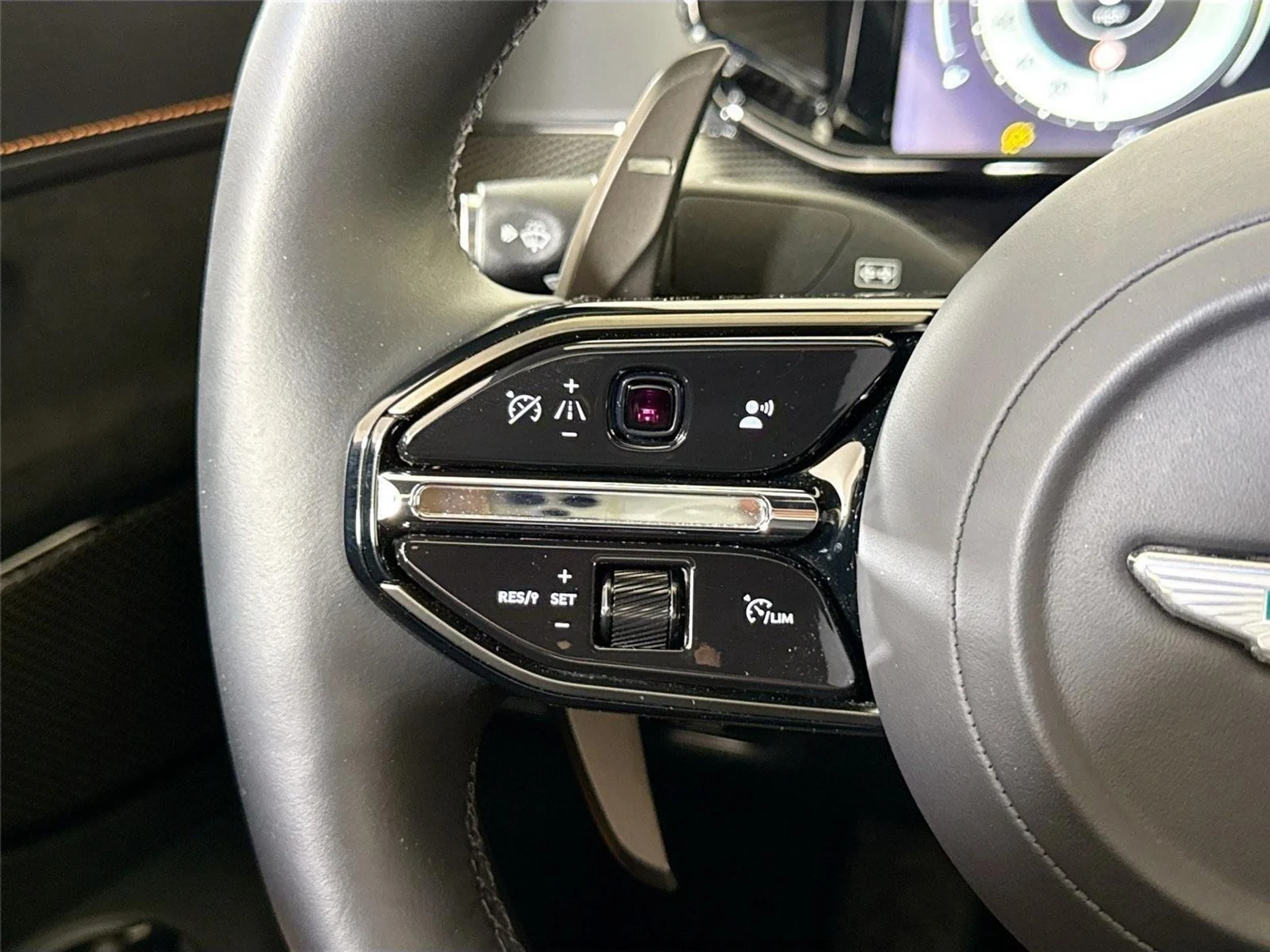 mph021_114243949_d16058f128a4df1283c33a4e65b9e2d8_1cec137ade