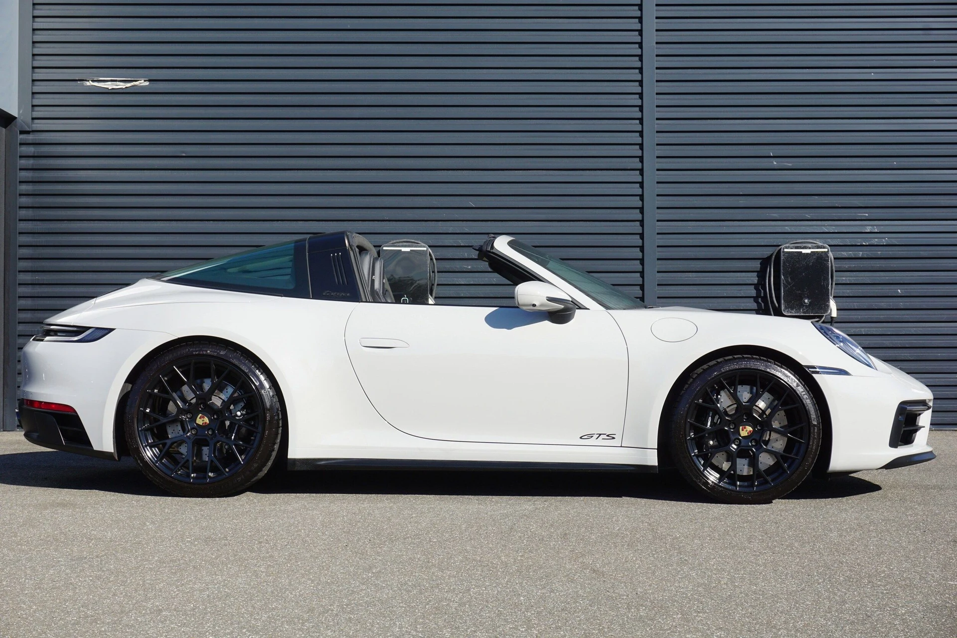 mph021_1144947676_f1ce61b5ab690db3508c3f897b52292fx_e71641bf40