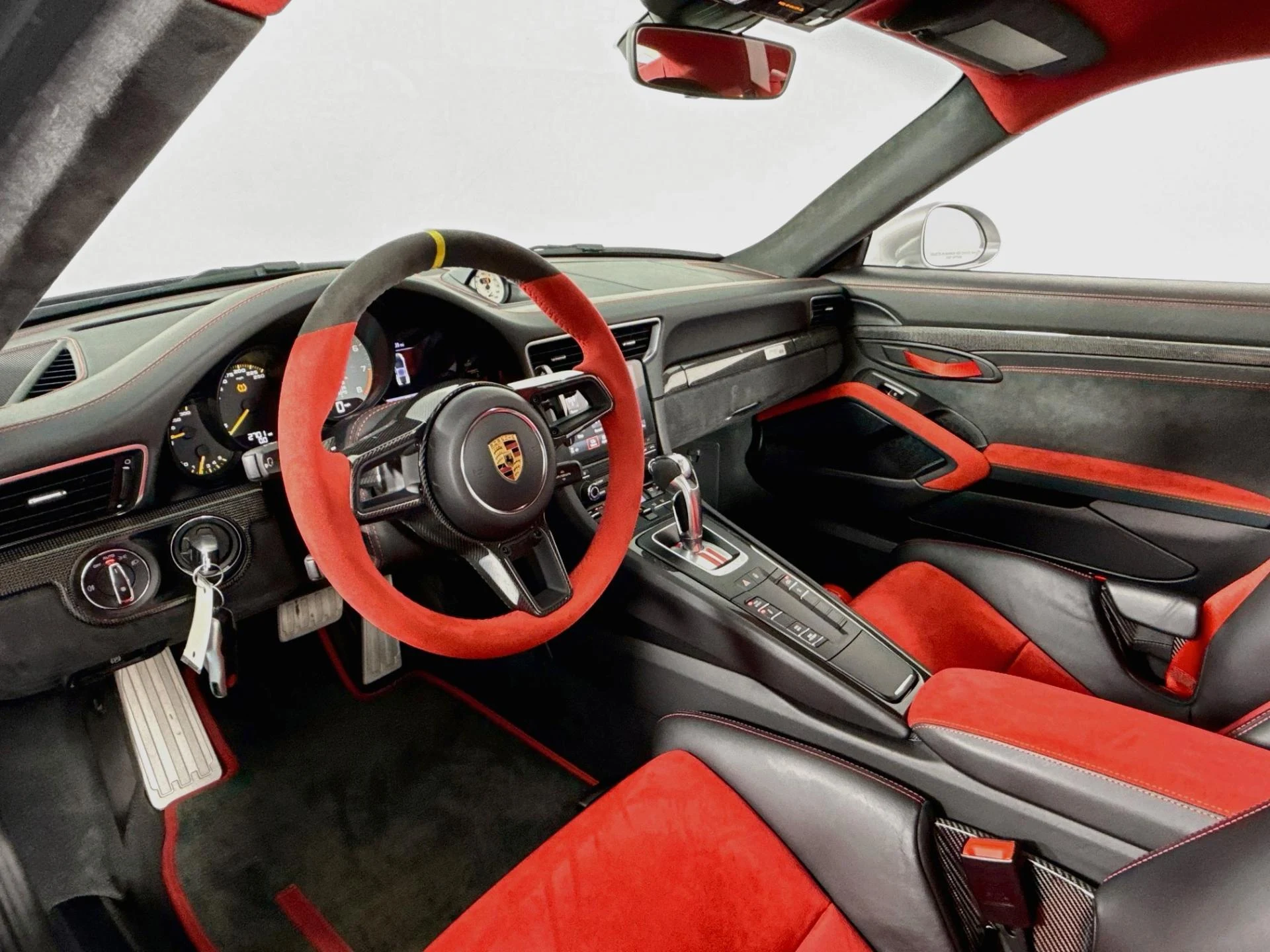 mph021_1149276456_Used_2018_Porsche_911_GT_2_RS_1785871772_437524d224