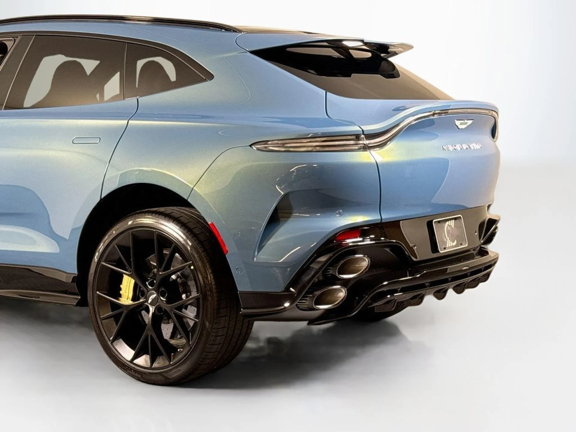 mph021_1151502926_new_2026_aston_martin_dbx_sawd_11350_23059220_22_1024_31cb668b20