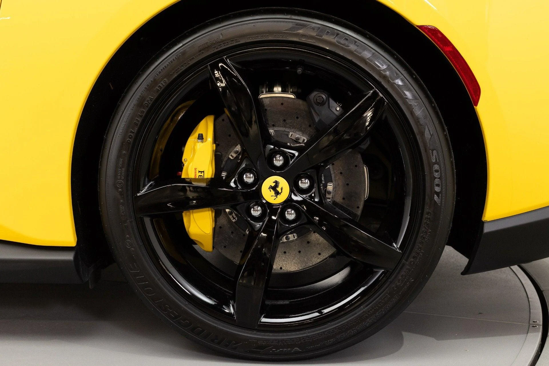 mph021_1152307880_Used_2020_Ferrari_Portofino_1777367908_35fac6bc83