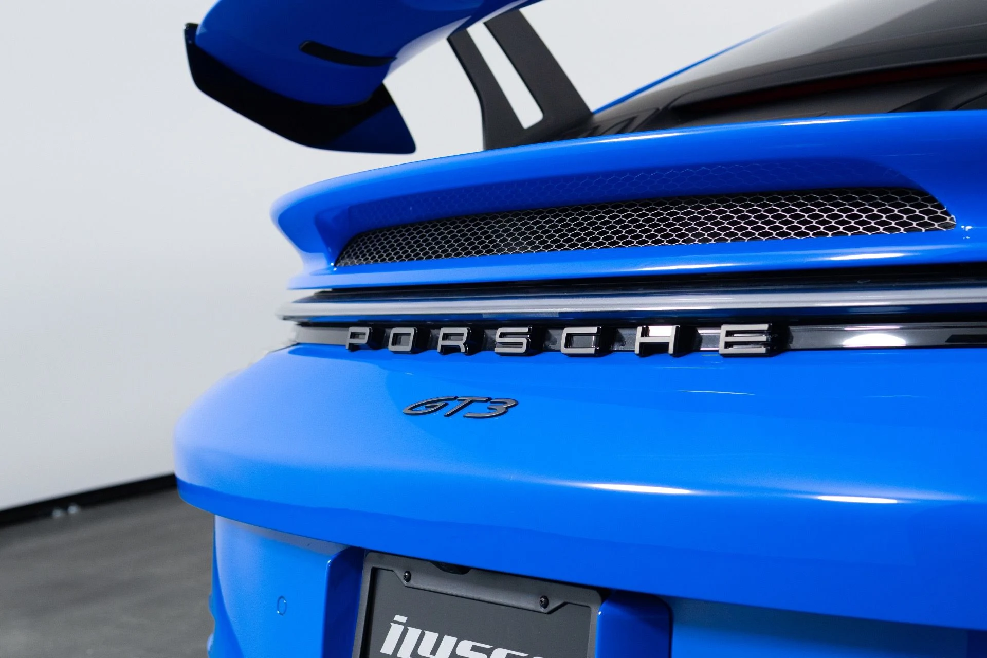 mph021_1161128823_Used_2023_Porsche_911_GT_3_1781936511_6ef12e5fff