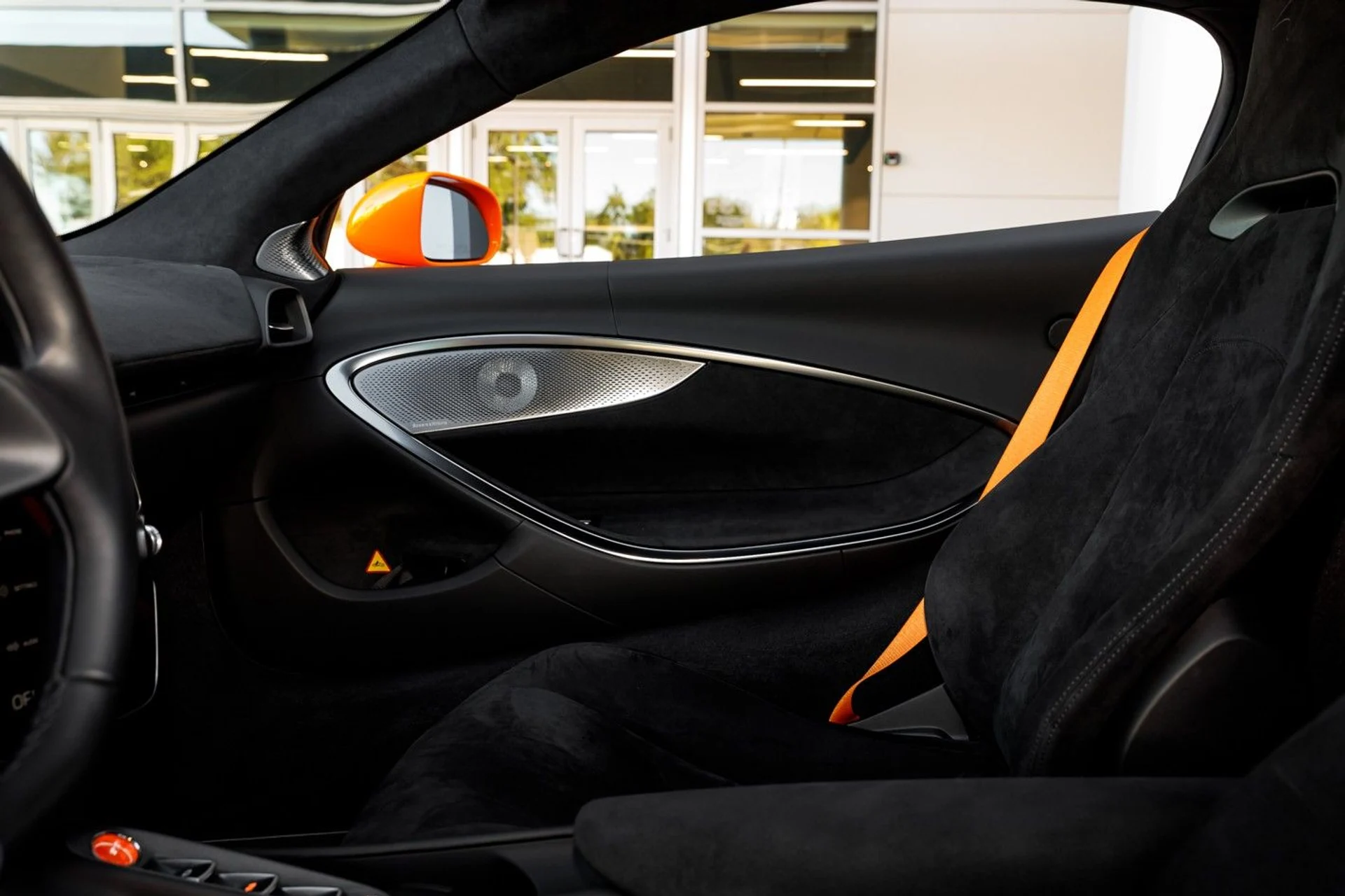 mph021_1168594980_617_p22_l_9f264603eb