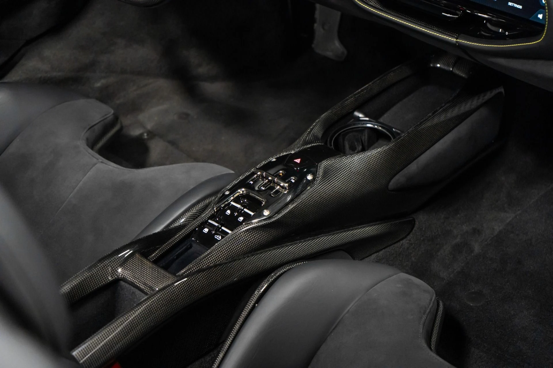 mph021_1170216228_Used_2022_Ferrari_SF_90_Spider_Assetto_Fiorano_1757958945_21fa61fe70