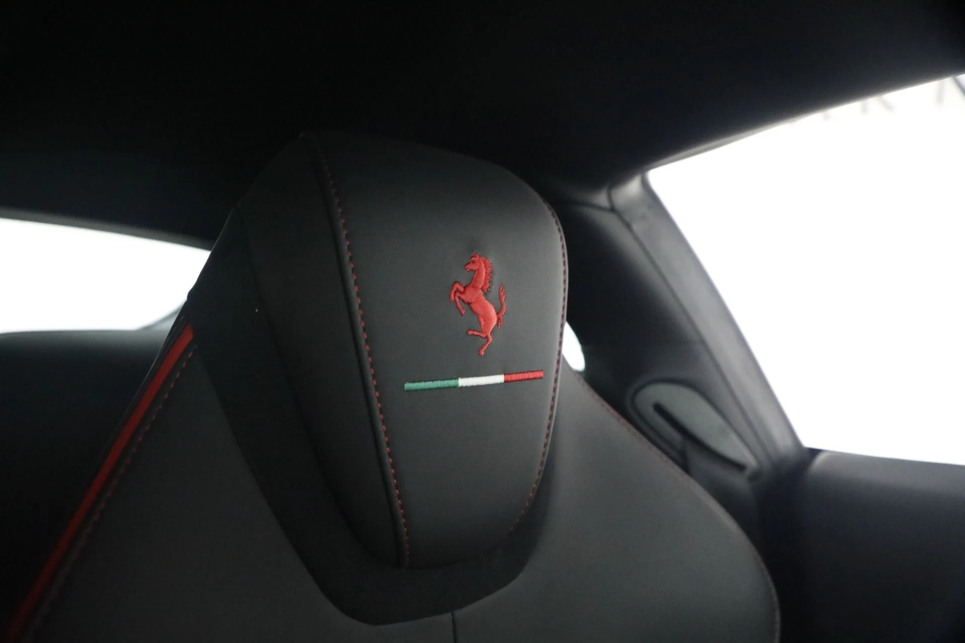 mph021_1177352017_Used_2023_Ferrari_Roma_1790957659_643357946e