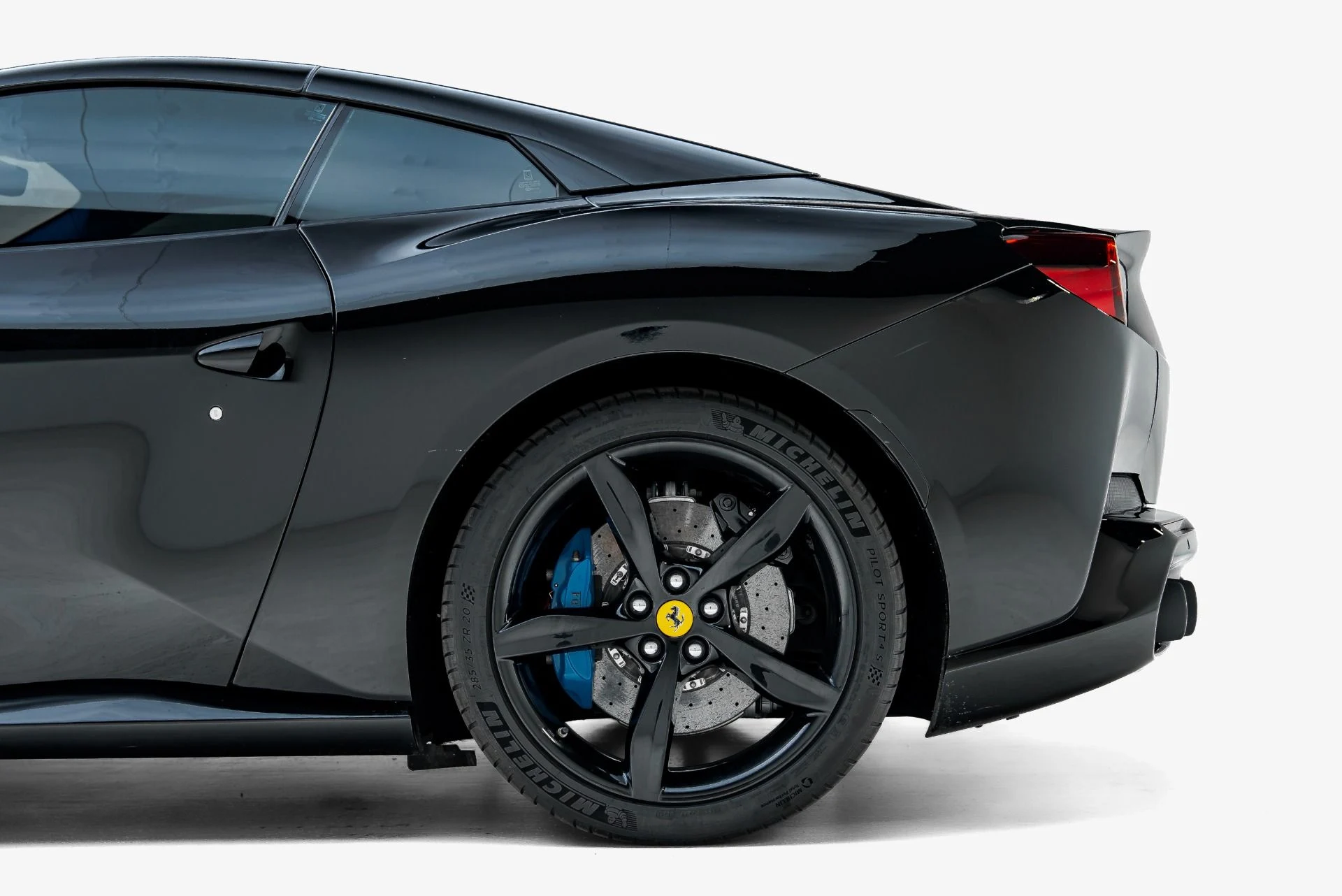 mph021_118516336_Used_2019_Ferrari_Portofino_1788478040_1055f30d67