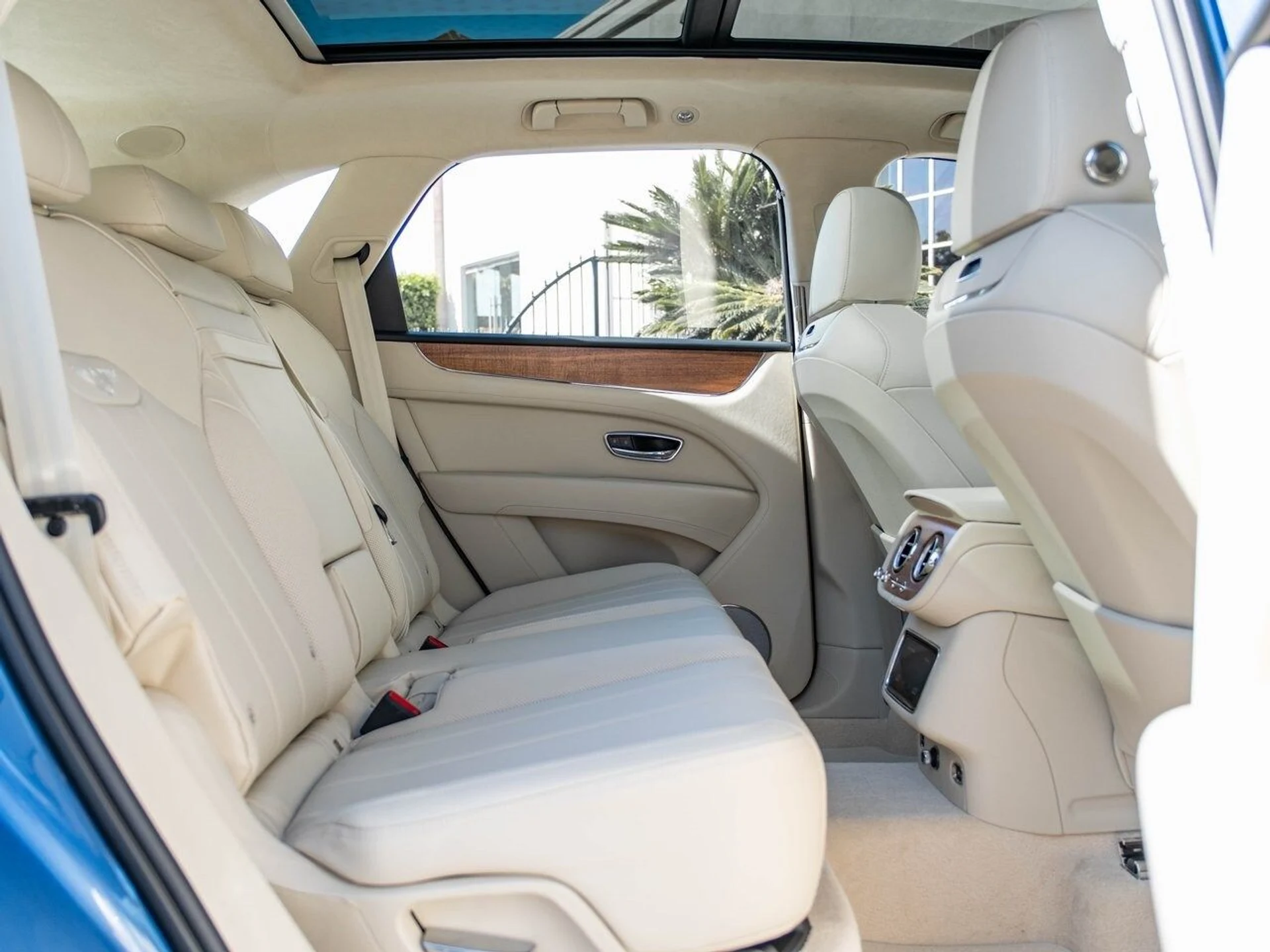 mph021_1191645719_23f0d7e69221b7e67b232a5a400f6b81x_c87f693ec2