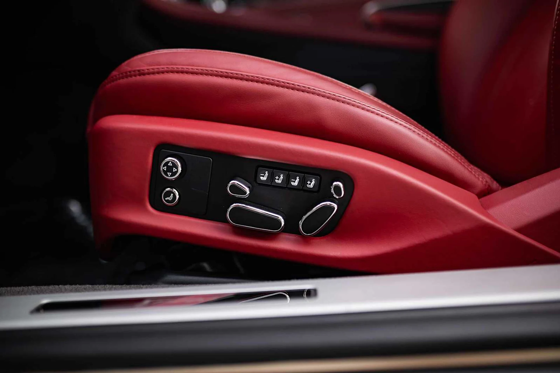 mph021_1196597453_bec528ddd3e55984a80a3b020fec6898x_956fe25f07