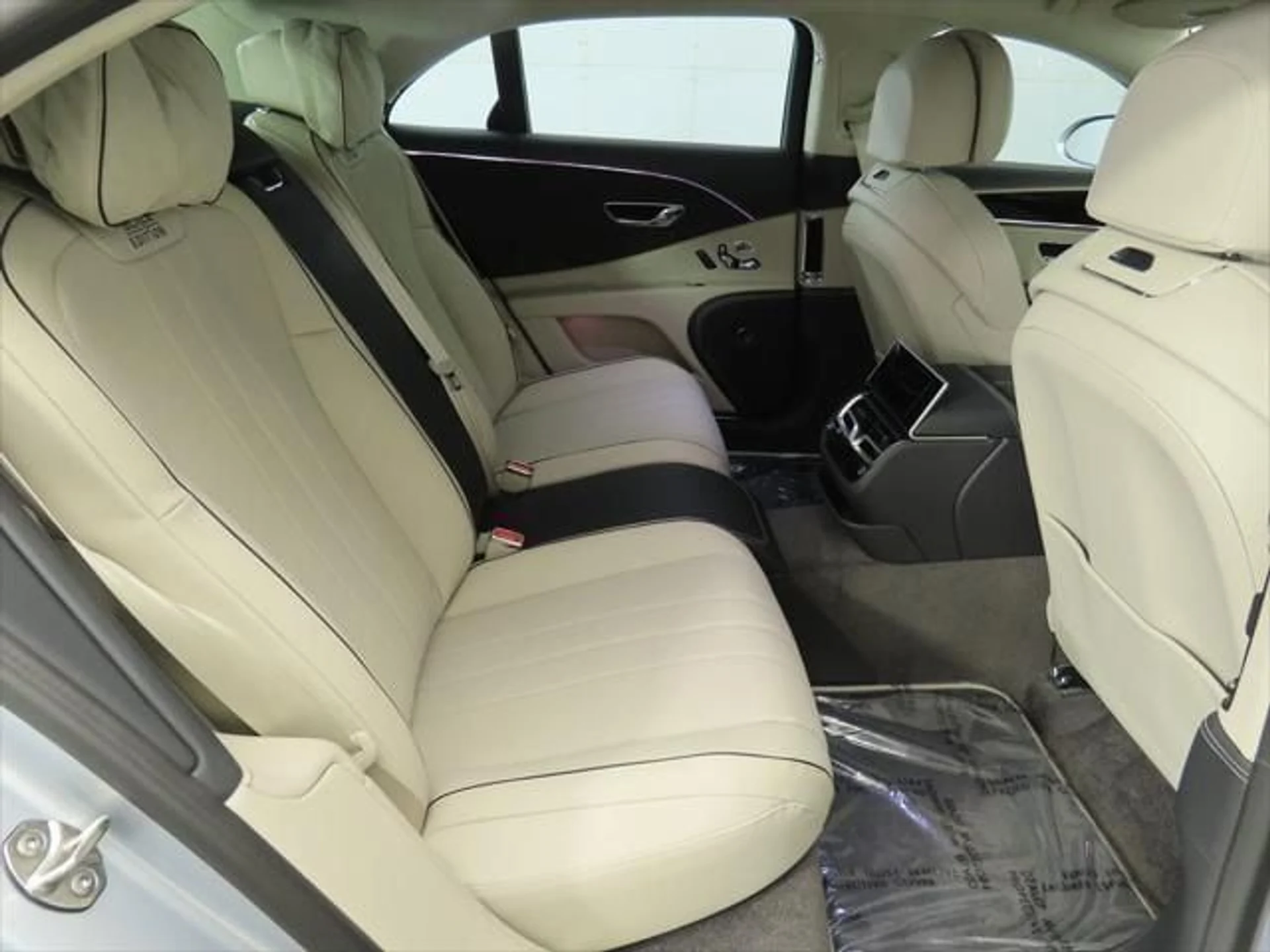 mph021_1201757755_used_2025_bentley_flying_spur_blackeditionsedan_8119_23021249_22_640_5e4aebc865