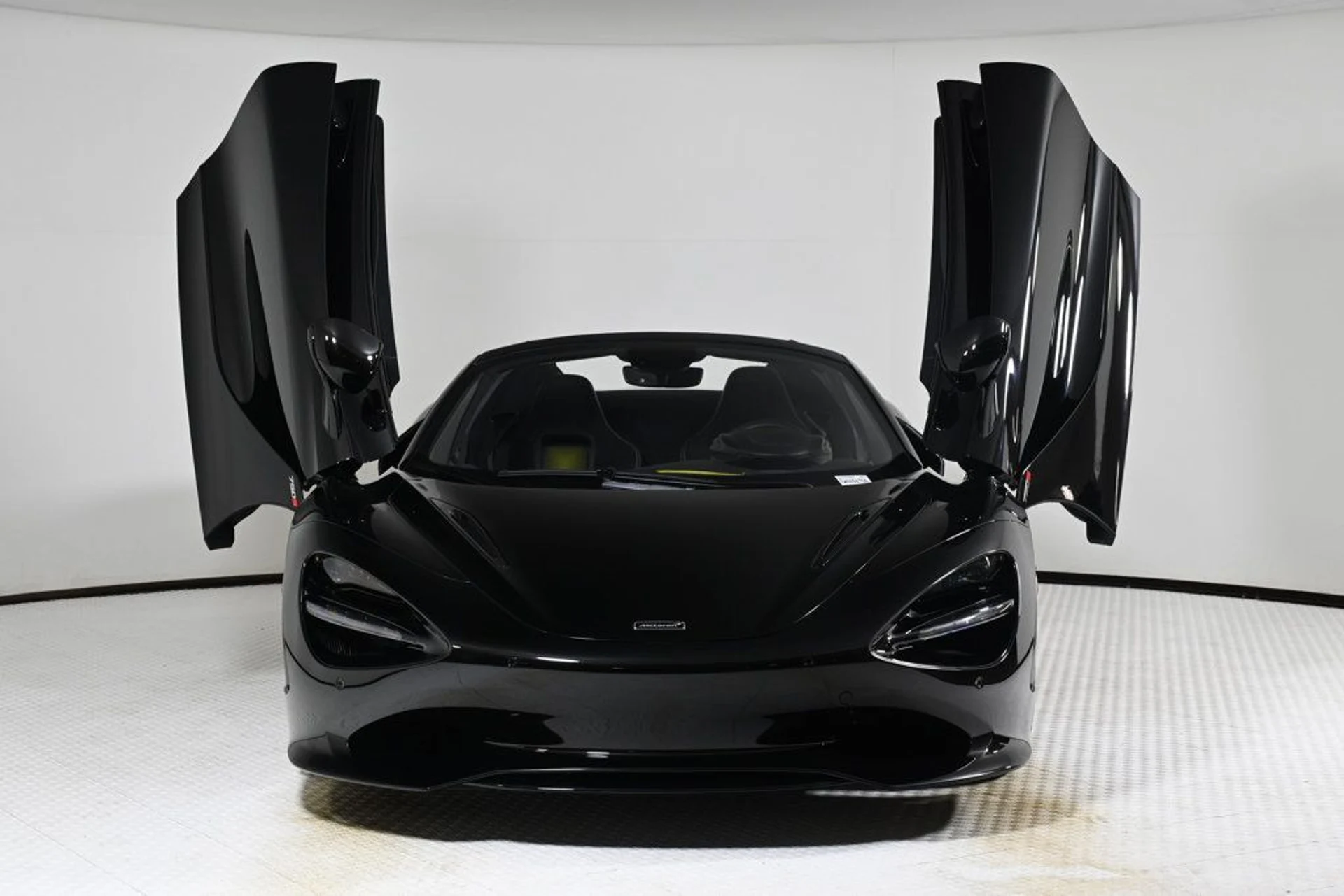 mph021_1210376717_used_2025_mclaren_750s_spider_11350_22950196_21_1024_370211e524