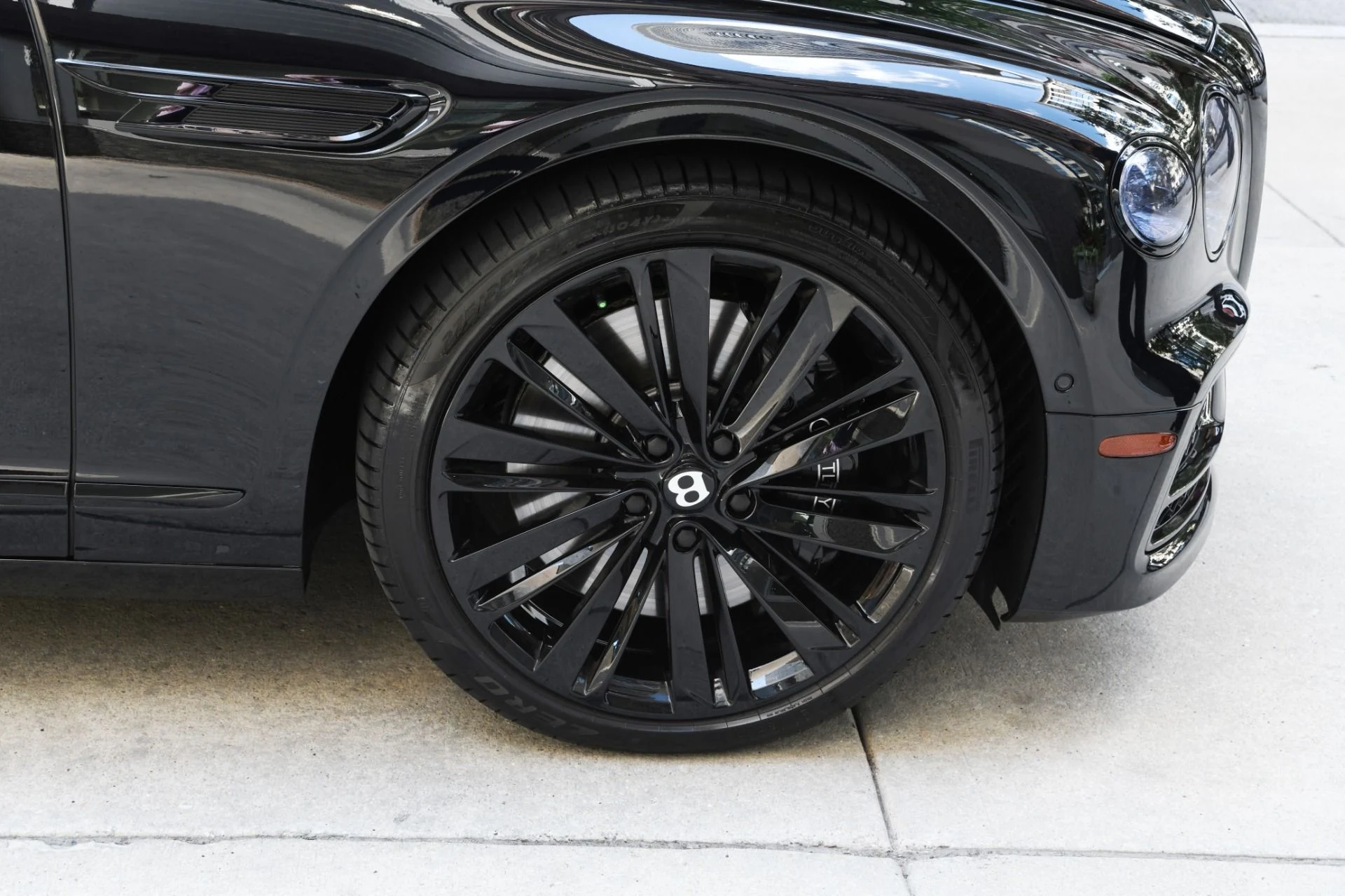 mph021_1216443459_Used_2024_Bentley_Flying_Spur_Speed_1751398499_d55f177051