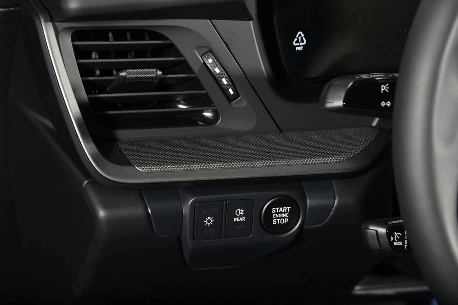 mph021_1218031355_c7b51a1eb0823f4645a5136692060380x_5d54f91807