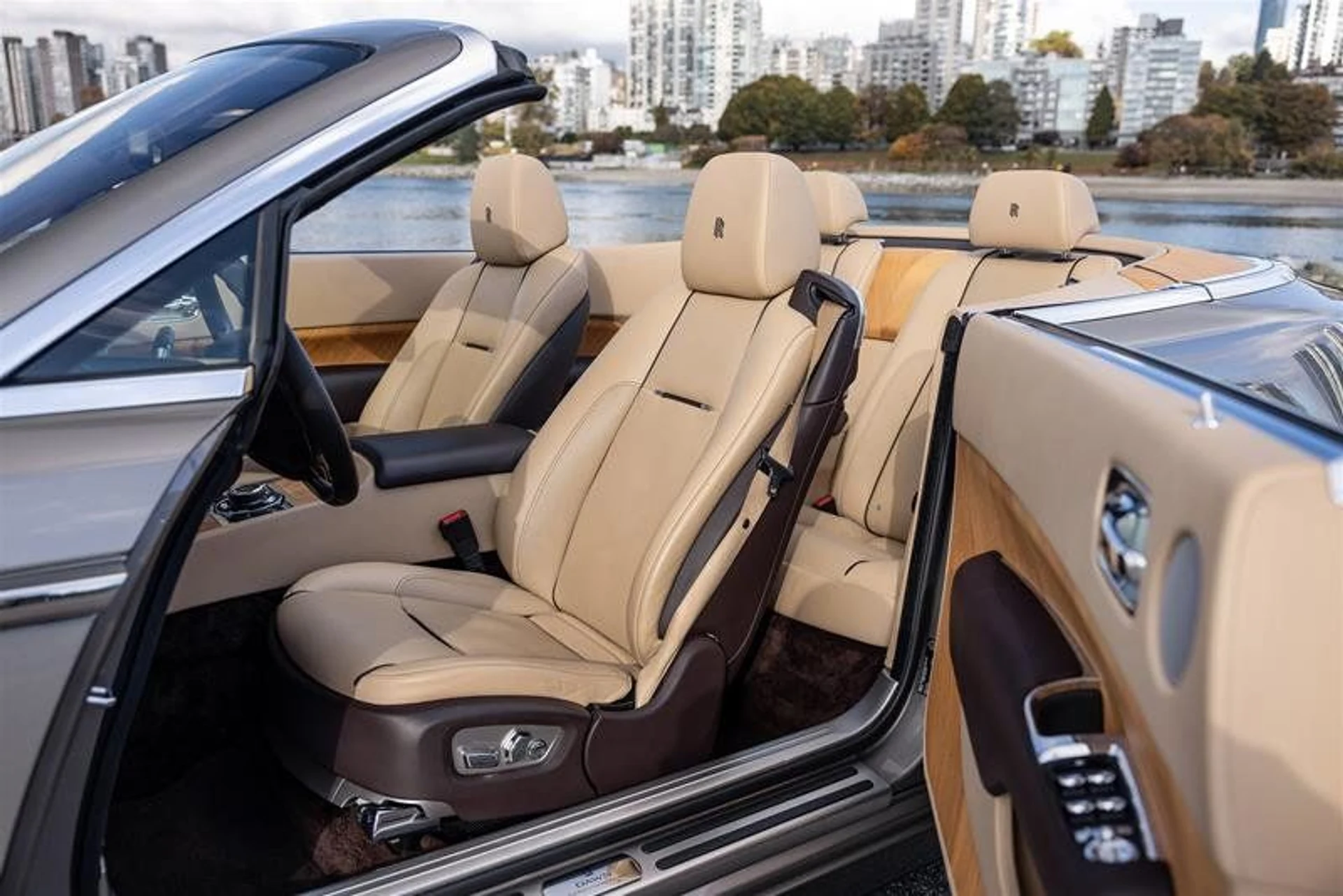 mph021_1220239668_37184980_04190_11560336_1532800738_59f1ca4bc3