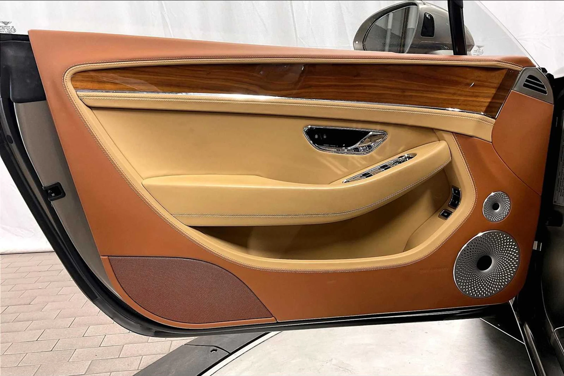 mph021_1221824869_afb4e8e92c042e29b53adfe35f6f9f91x_5c5aa14688