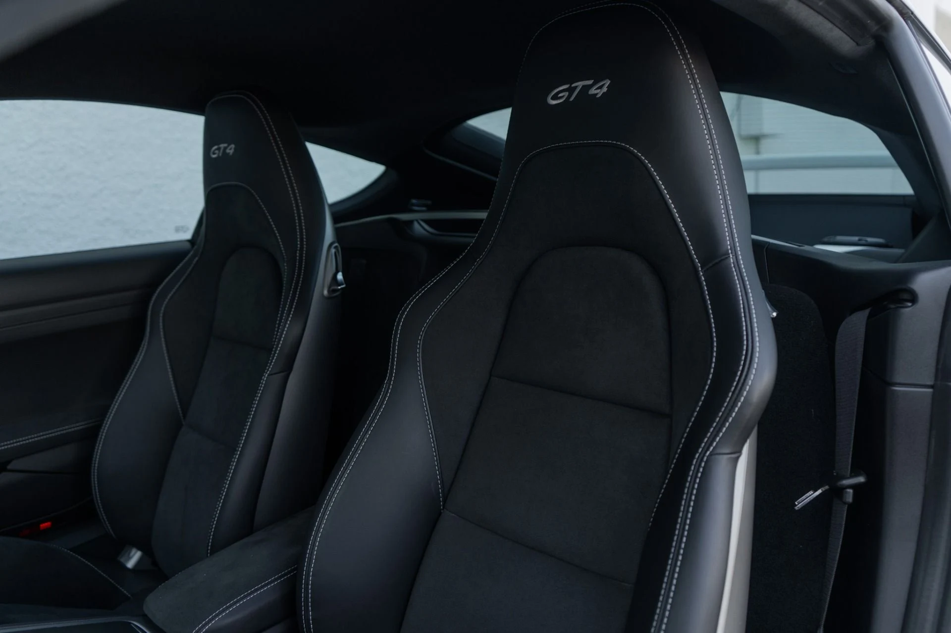 mph021_1223477957_Used_2022_Porsche_718_Cayman_GT_4_1773698341_e534fd74d0