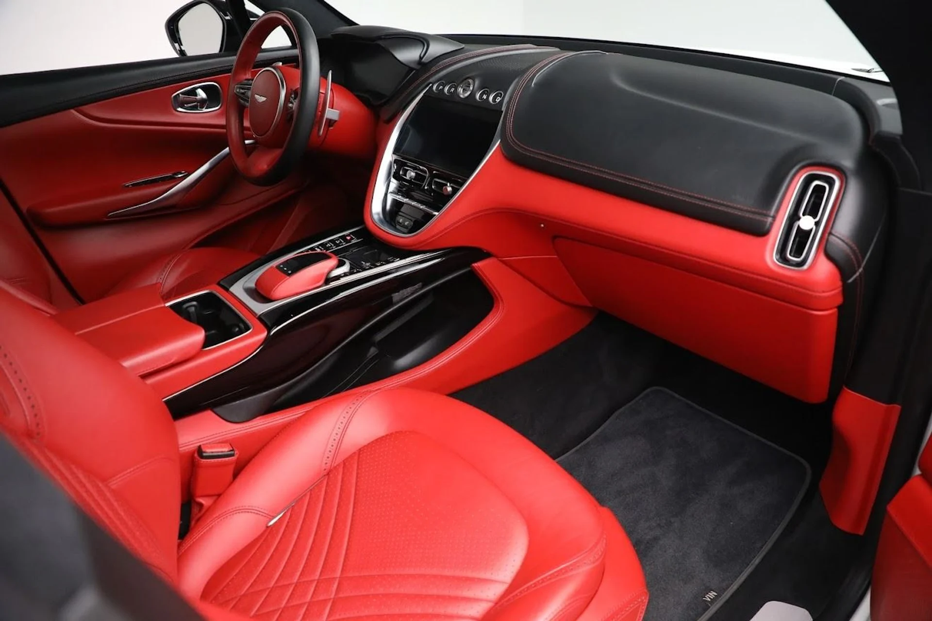 mph021_1224031985_Used_2021_Aston_Martin_DBX_1785417745_a1b9e9f96a