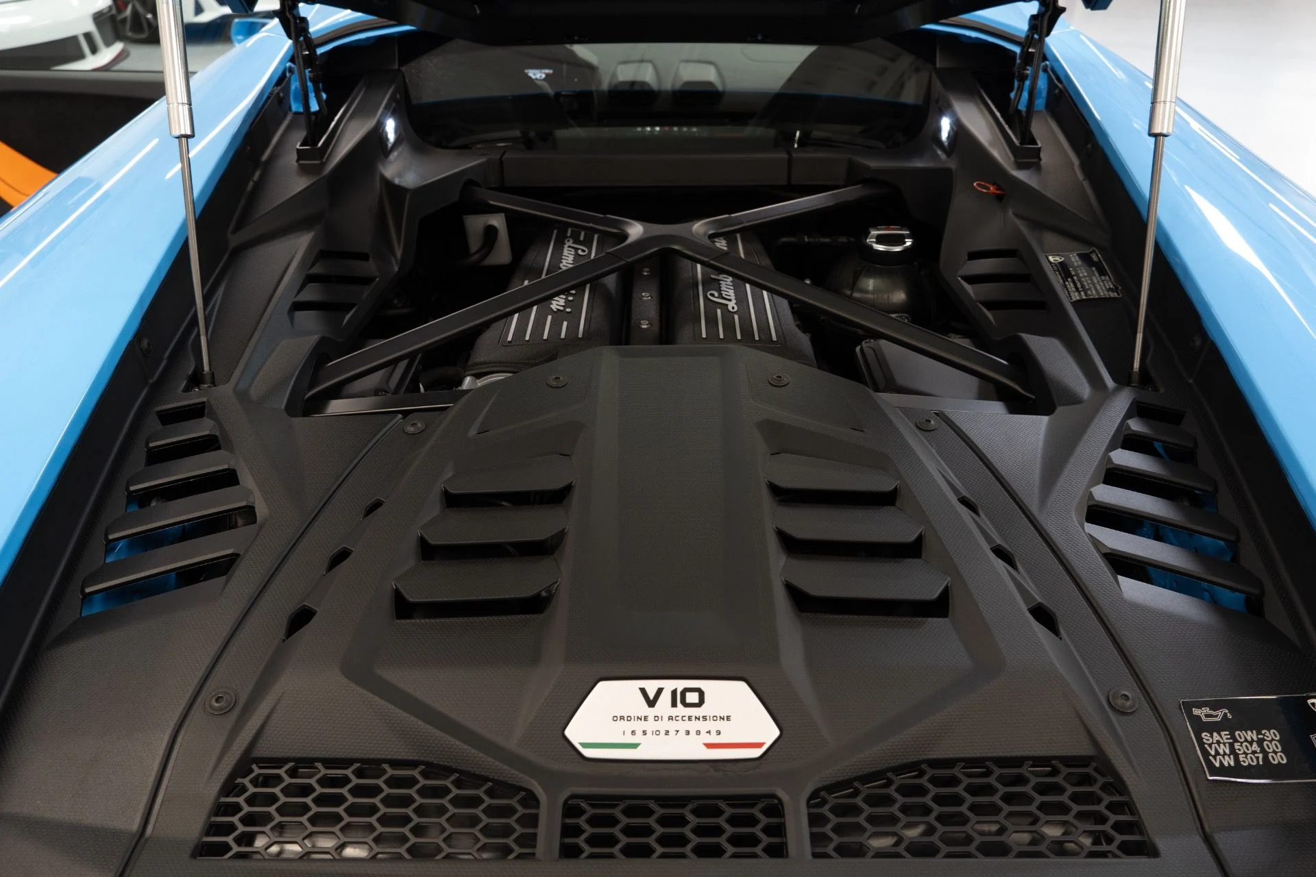 mph021_1227990533_Used_2022_Lamborghini_Huracan_EVO_1760474272_61fbb8f171