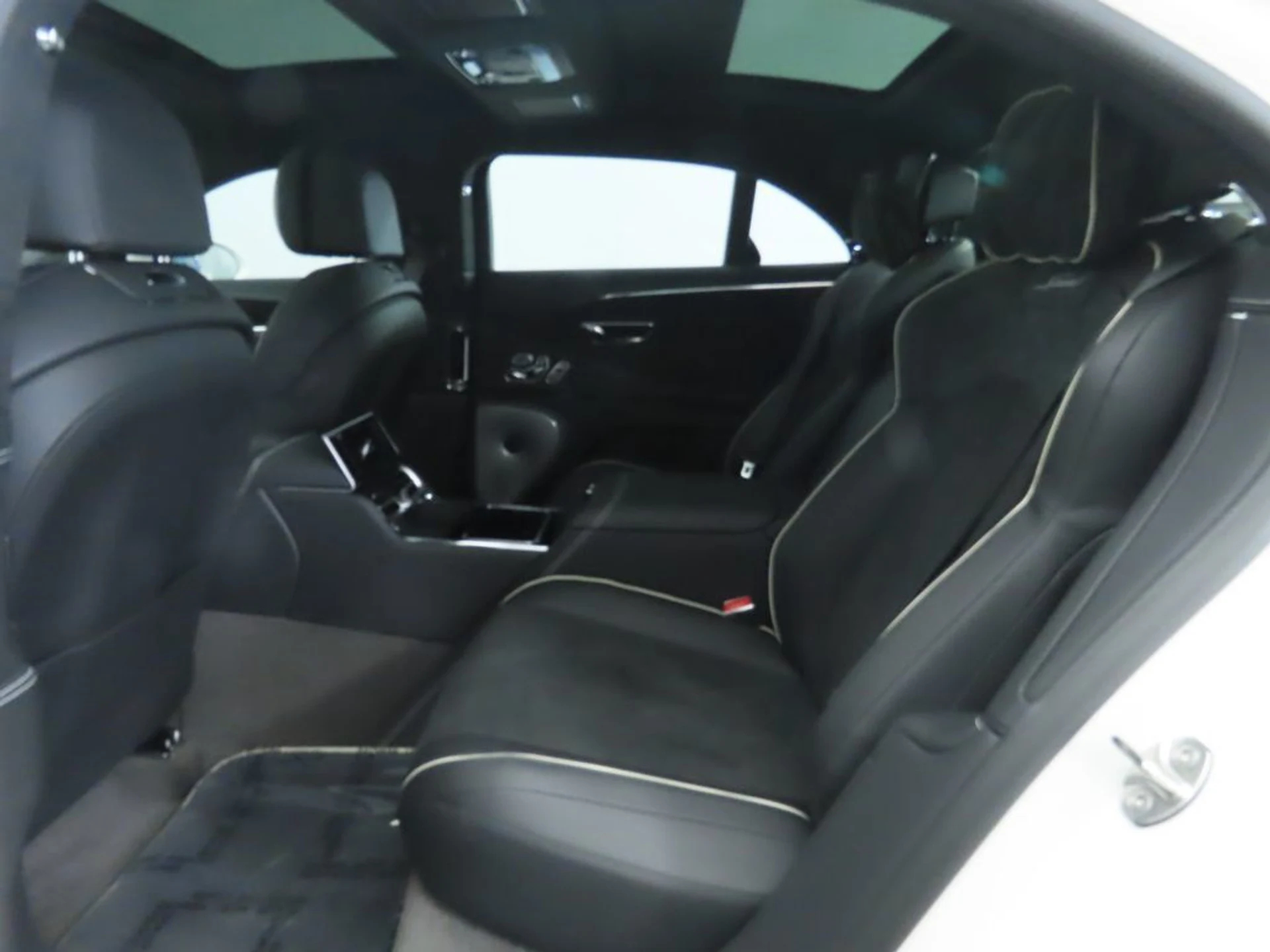 mph021_1232266965_used_2025_bentley_flying_spur_speedsedan_8119_22969403_22_1024_cf6c210dc3