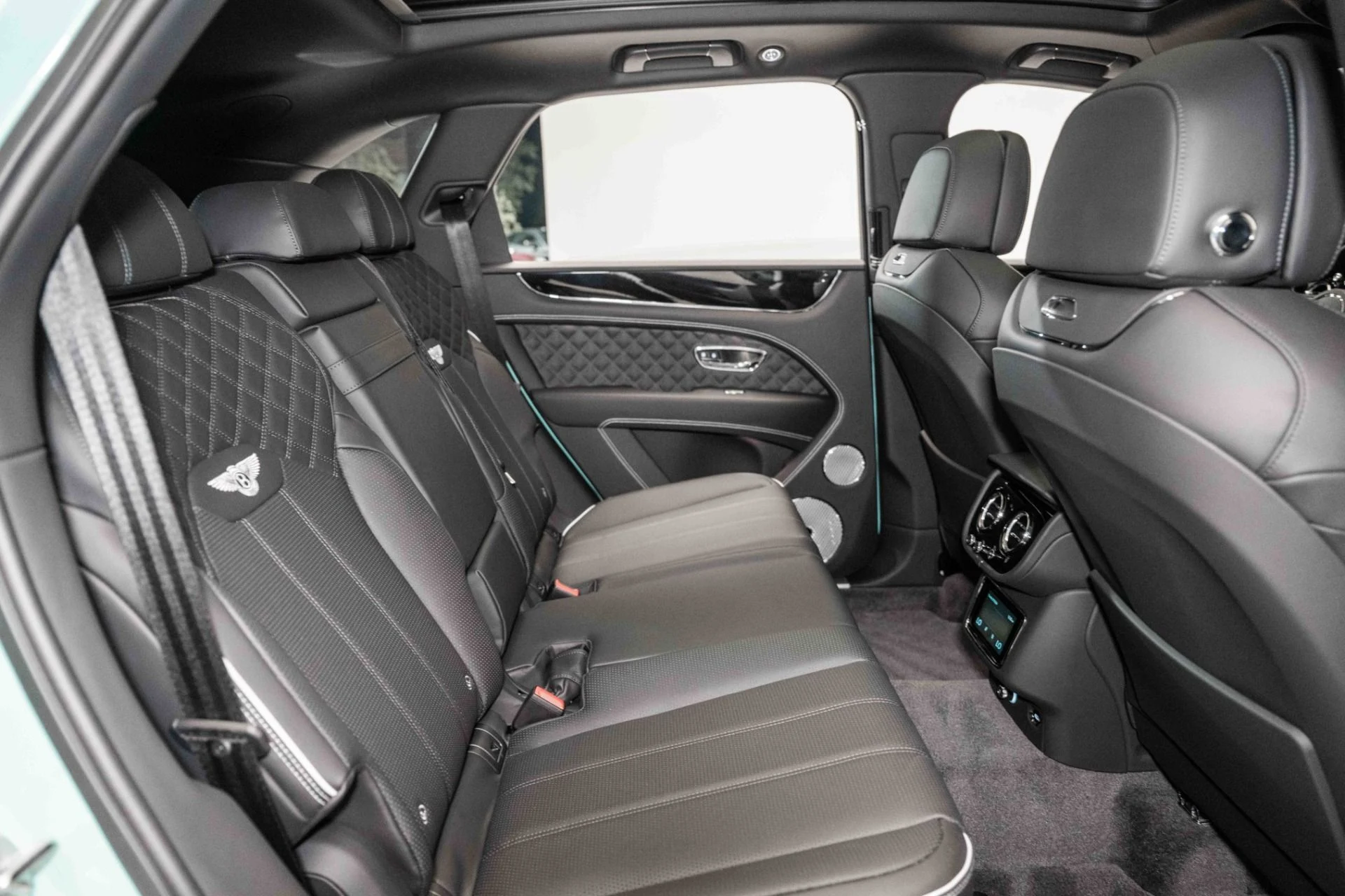 mph021_1238690086_Used_2024_Bentley_Bentayga_S_V8_1753281154_b351002714