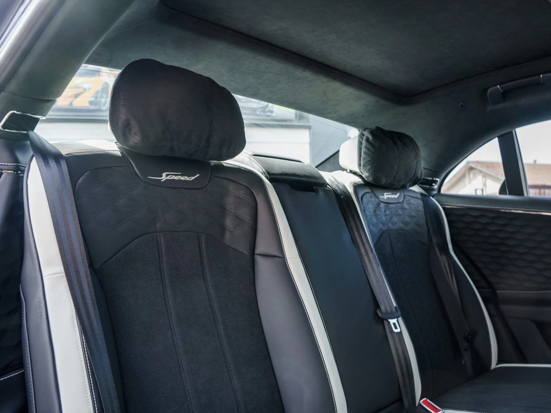 mph021_1240432533_fe9d752af31582336b7d9ced8e60bc14x_3adc6e4592