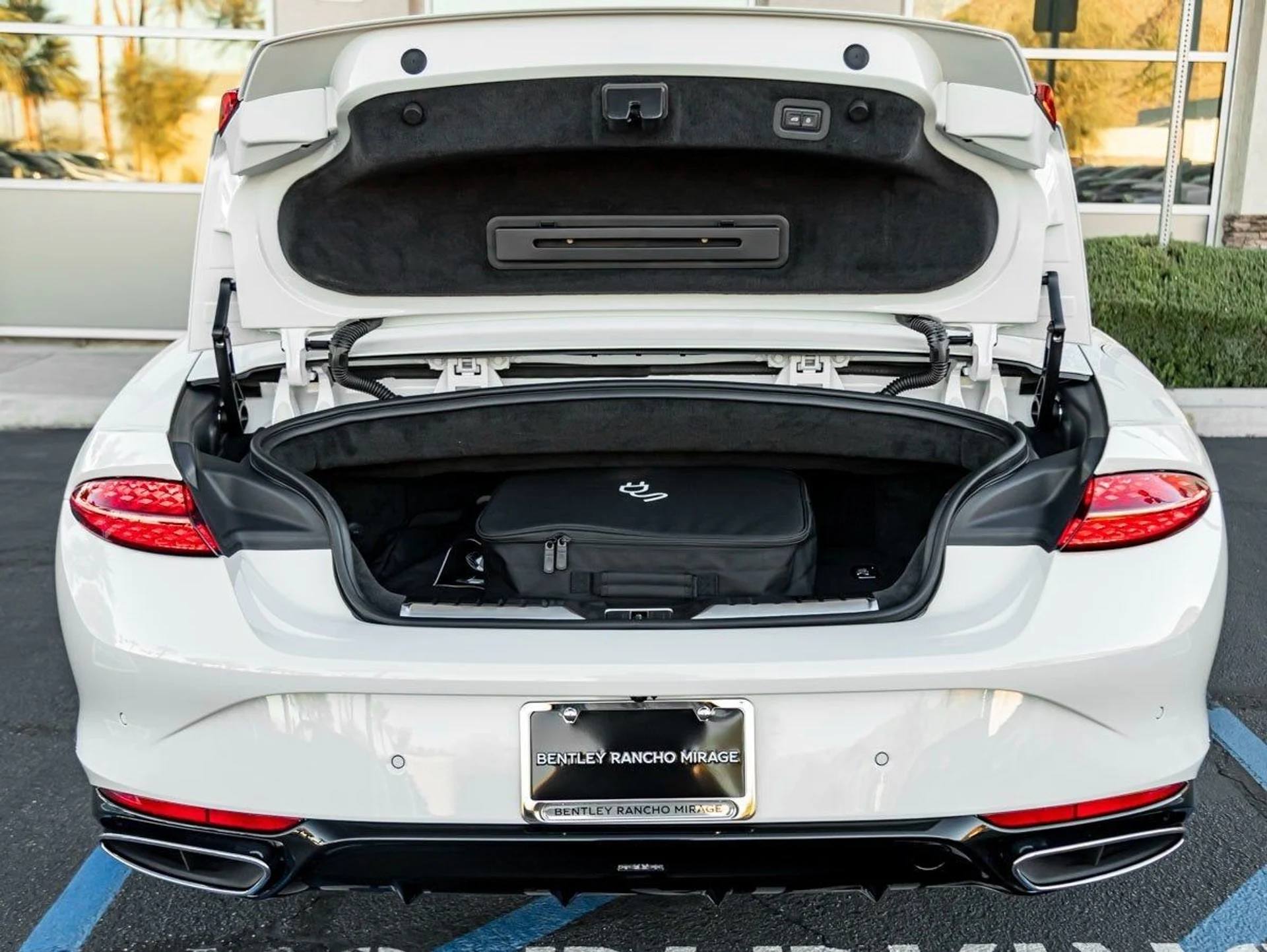 mph021_124642358_22_bb382d2798