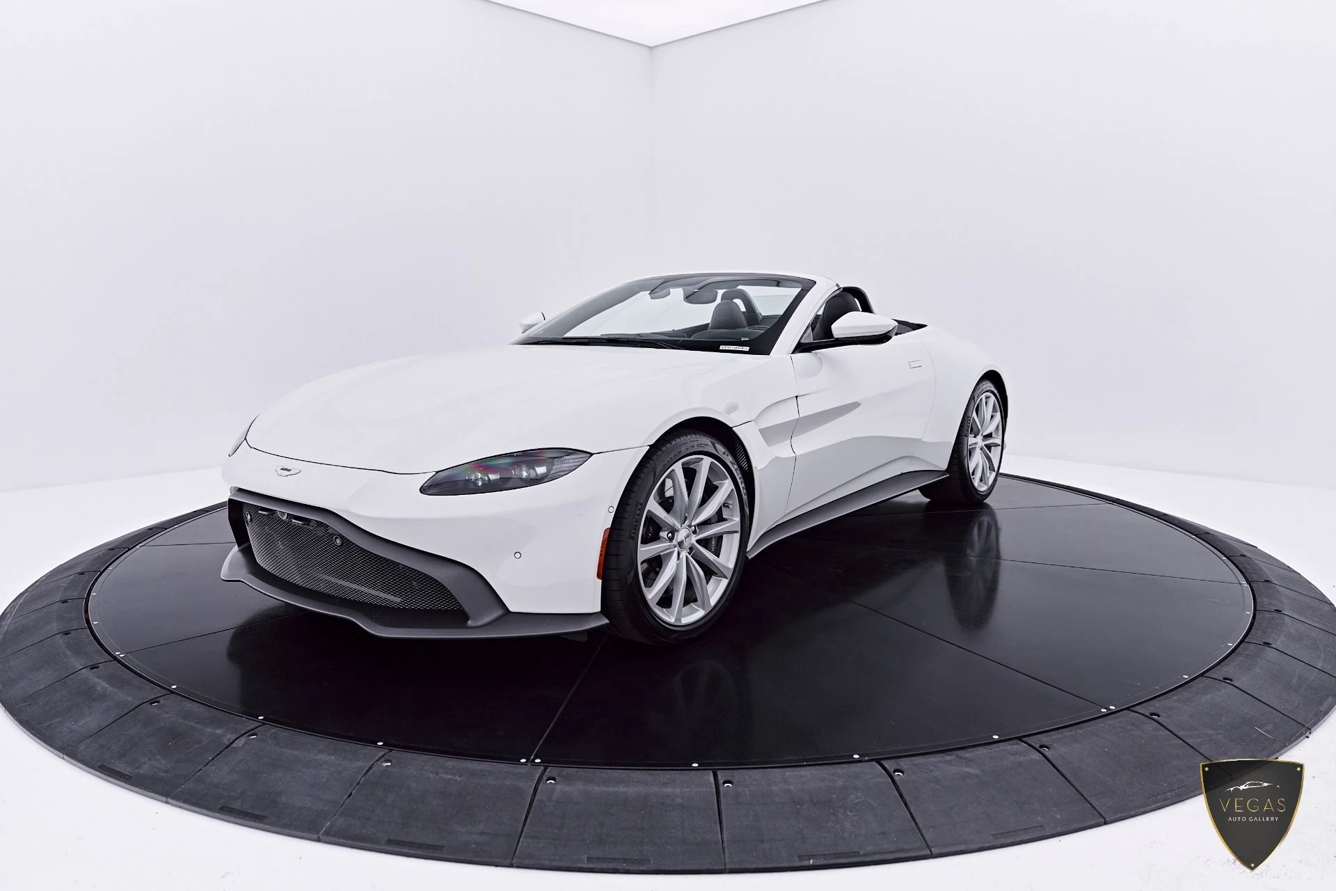 mph021_125159093_Used_2023_Aston_Martin_Vantage_1783622422_04ed31fb43