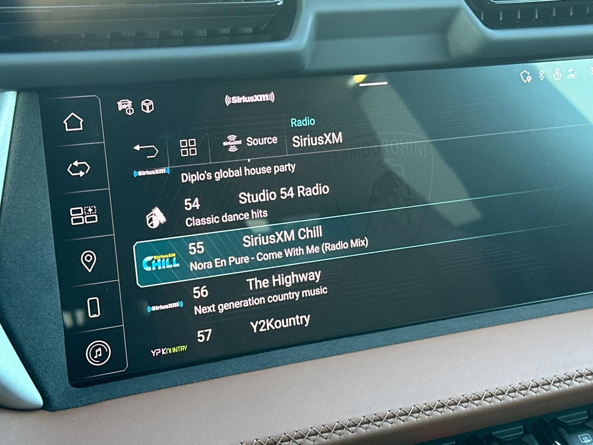 mph021_1254832344_New_2025_Lamborghini_Urus_SE_1765357687_0110ce14c9