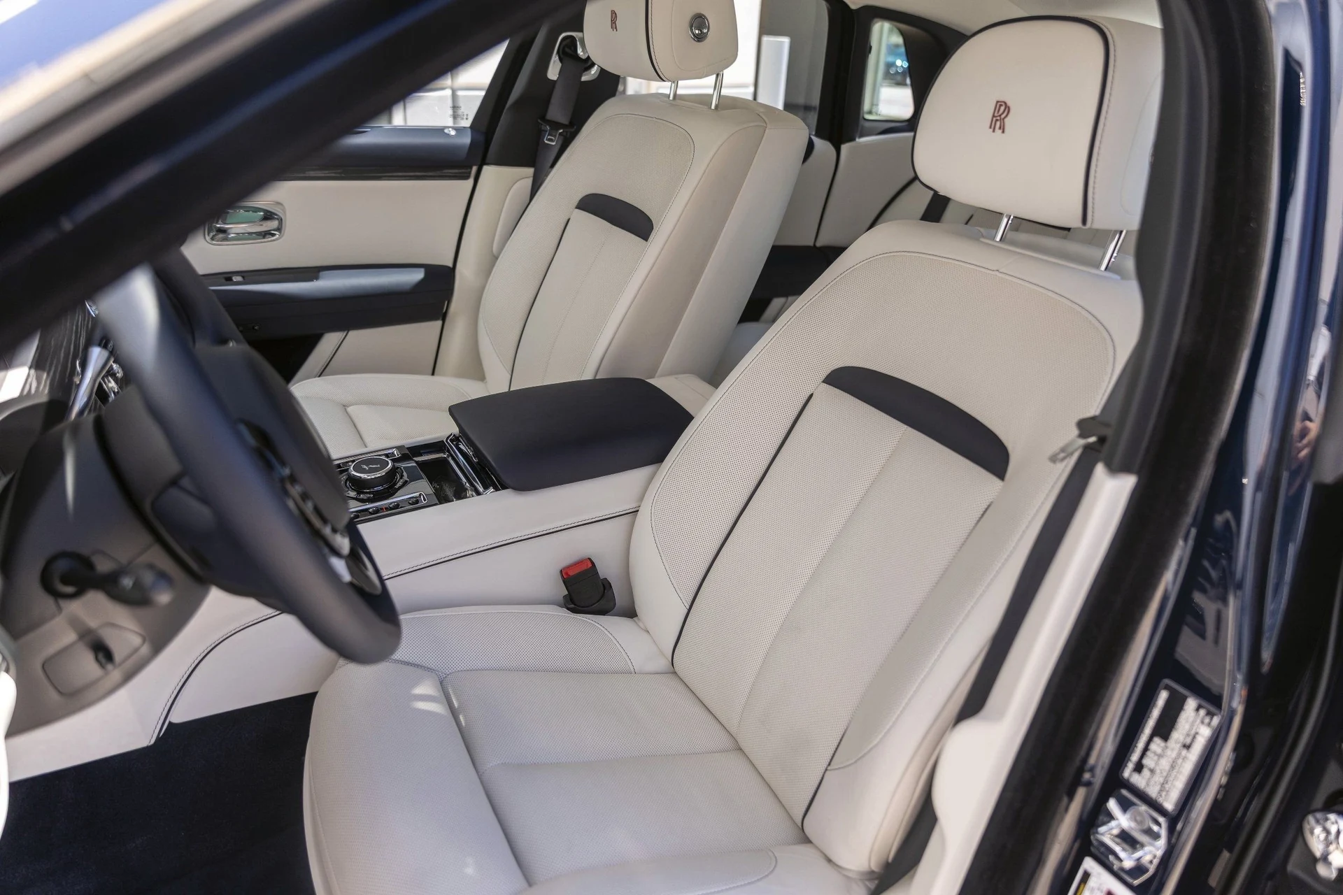 mph021_125530088_Hi_Tech_Luxury_Imports_LLC_SCA_13_GZ_03_SU_230190_image_21_49e402bd04