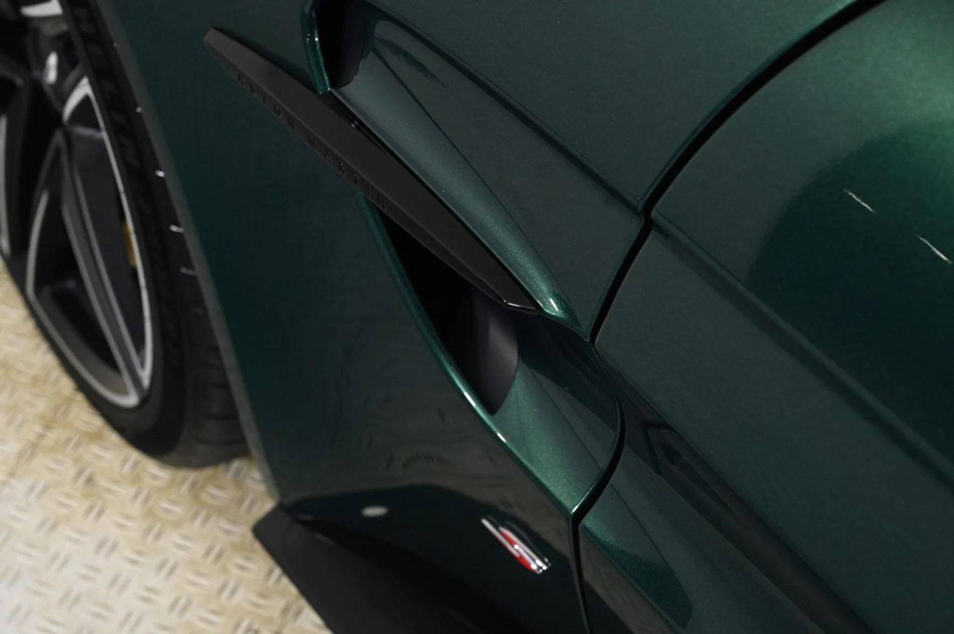 mph021_1255620221_new_2026_aston_martin_vantage_sroadster_11350_22964213_21_1024_5c6f1df97d