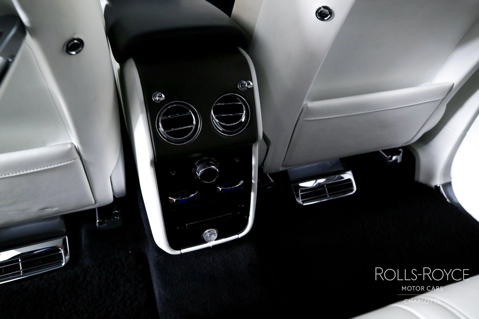 mph021_1263400495_Used_2021_Rolls_Royce_Cullinan_1754591602_e57fce5a8d
