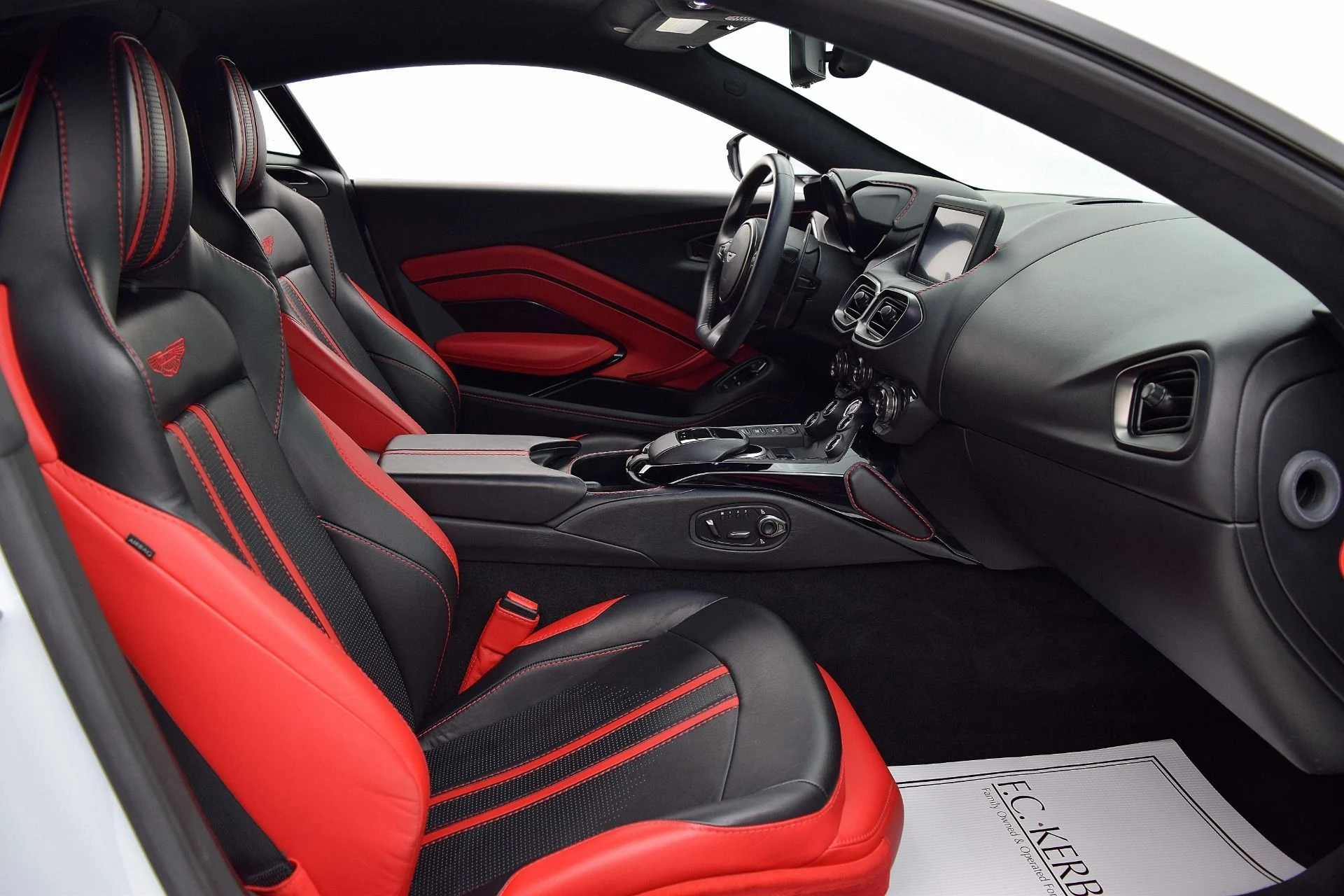 mph021_1272632270_Used_2019_Aston_Martin_Vantage_Coupe_240db7d23d