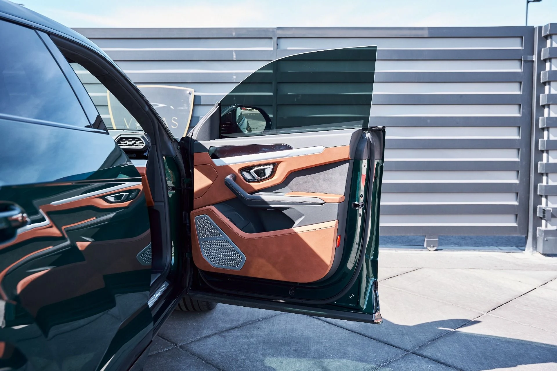 mph021_1275060152_Used_2023_Lamborghini_Urus_S_1771891286_2d9d94cea6