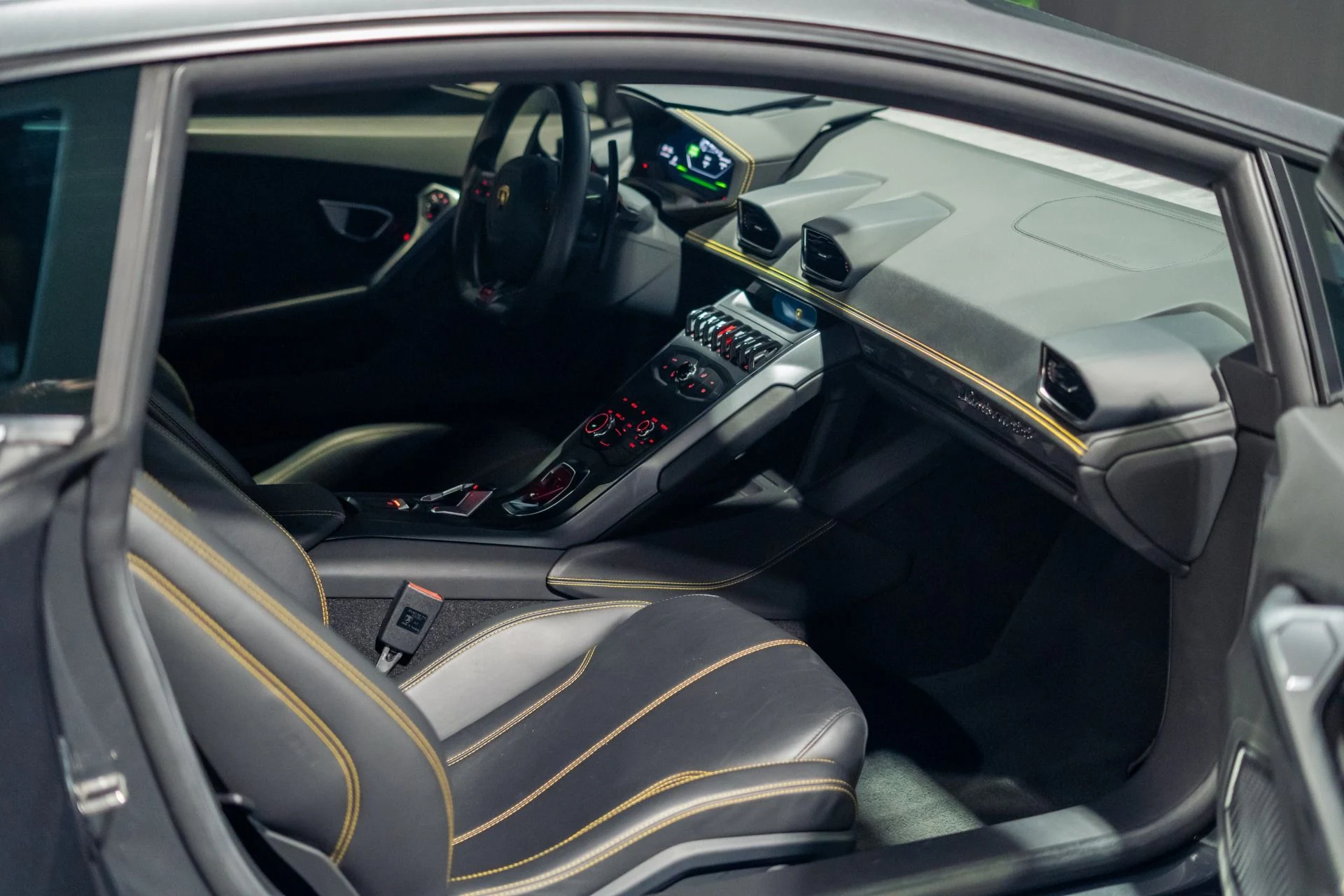 mph021_1292500450_Used_2015_Lamborghini_Huracan_LP_610_4_1783790288_9536d31b9b