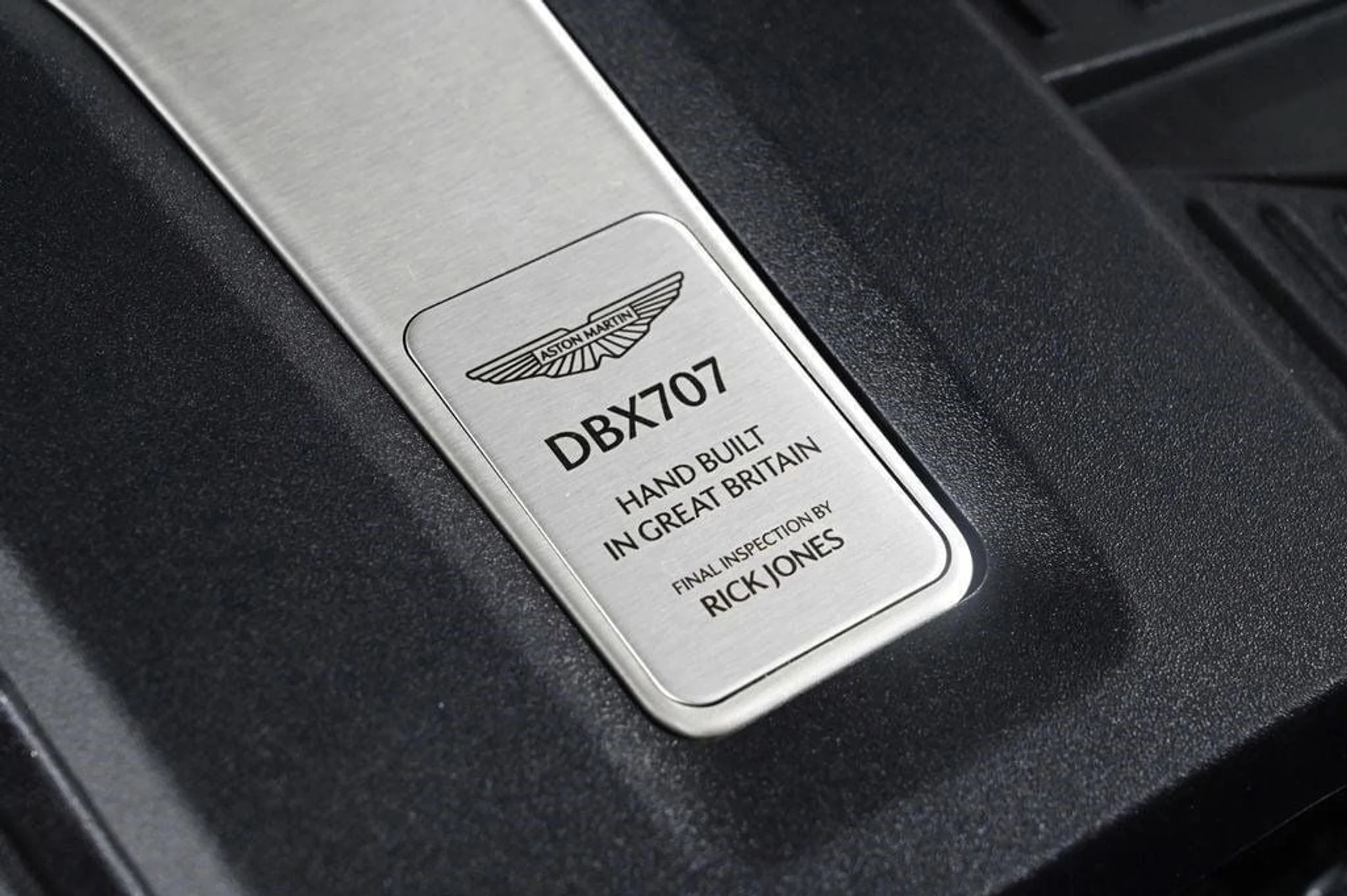 mph021_1293792423_new_2025_aston_martin_dbx_707awd_11350_22854859_21_1024_efd062f595