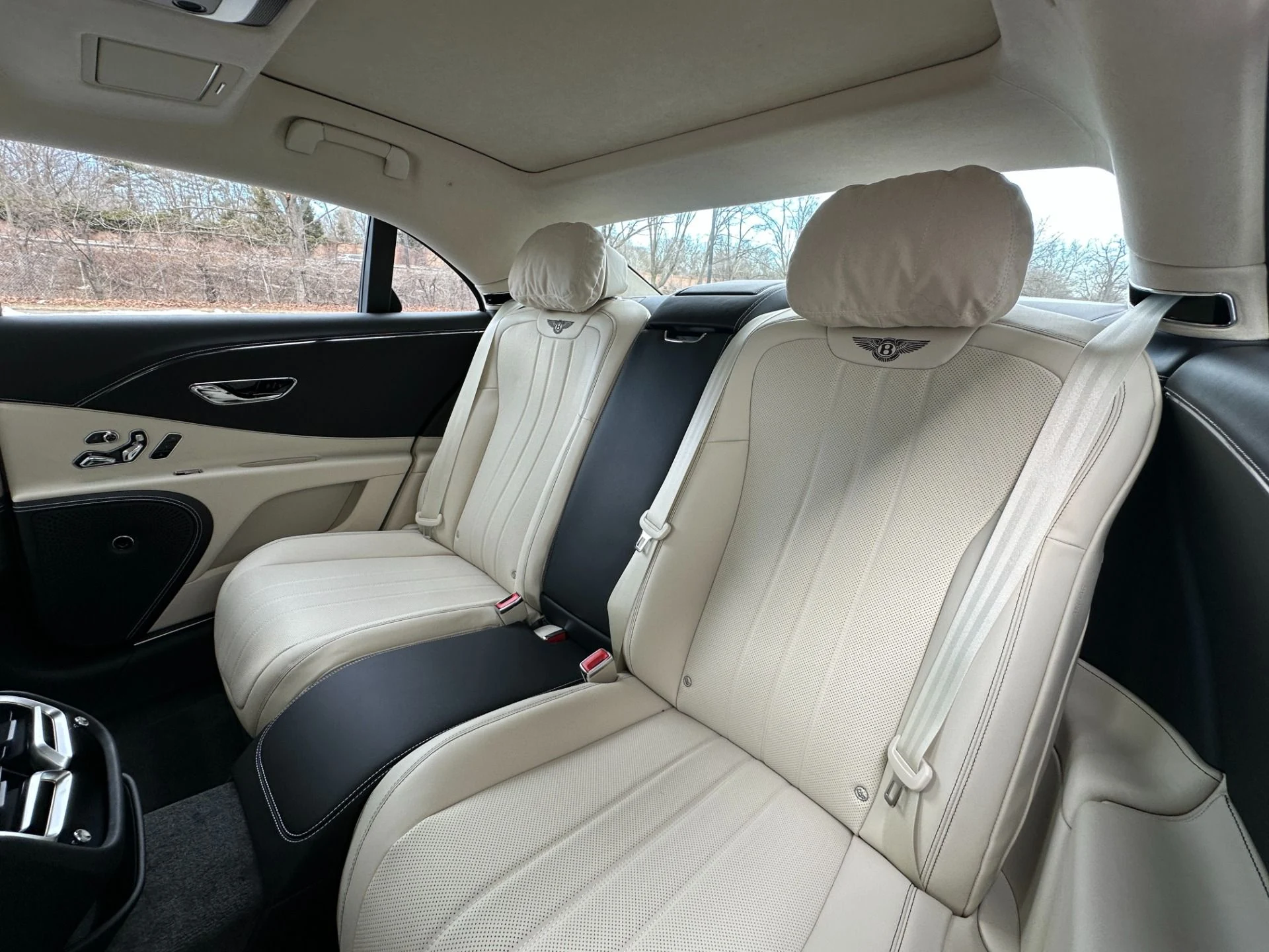 mph021_1302319889_Used_2026_Bentley_Flying_Spur_1784742207_12f25af780